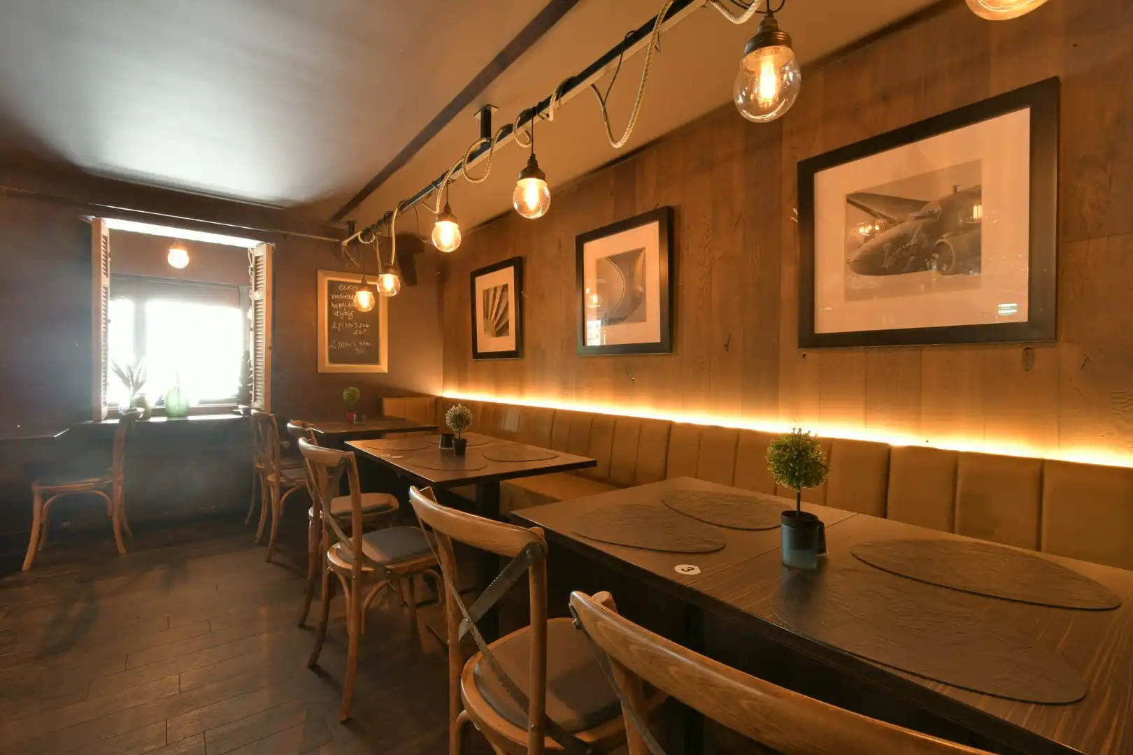 Multifunctionele eigendom met appartementen en handelszaken! foto 10