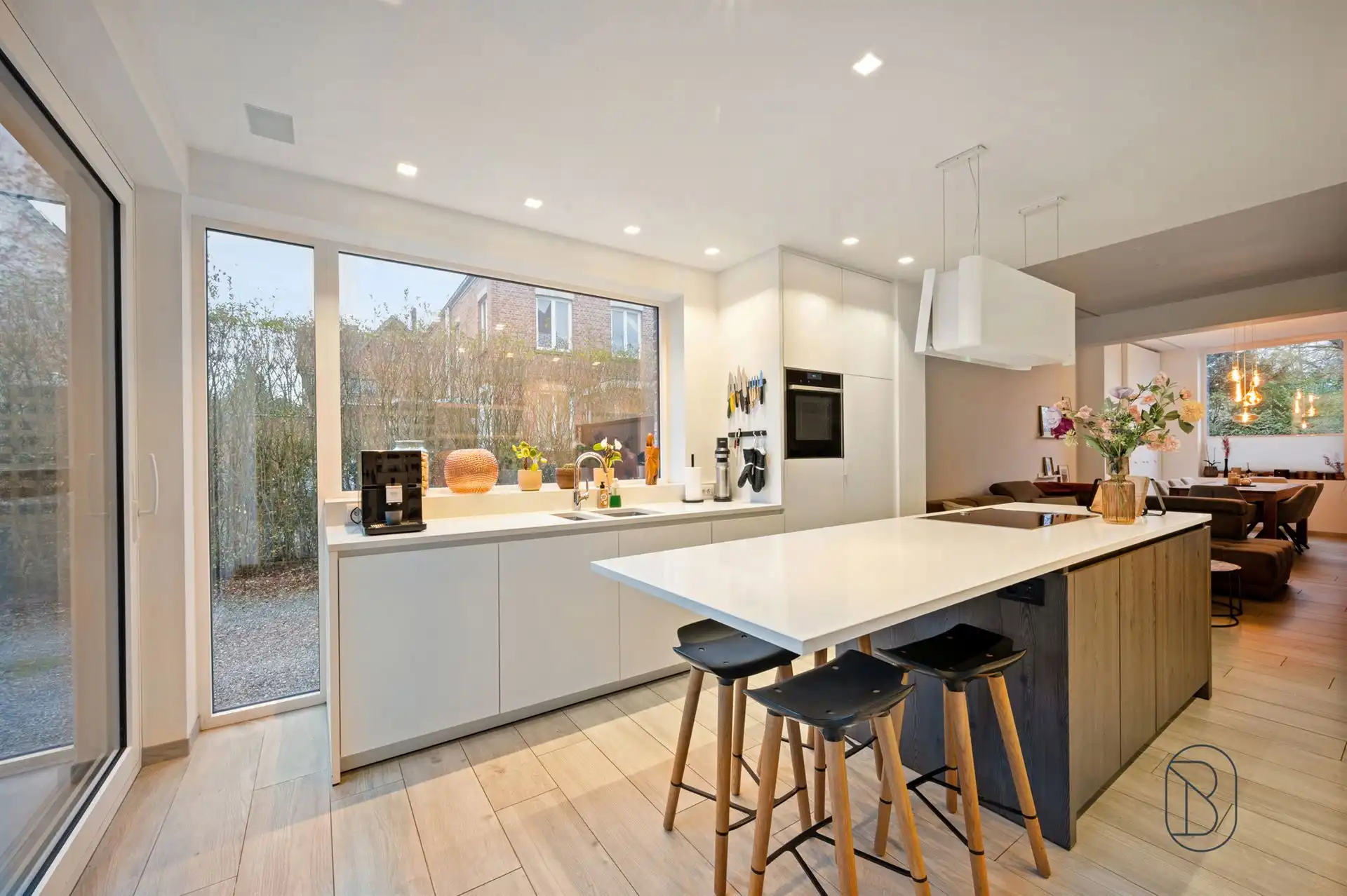 Ruime, instapklare HOB met tuin en multifunctionele garage! foto 9