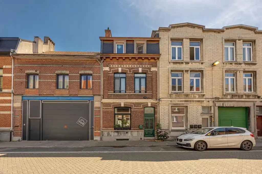 Karaktervolle gezinswoning met 4 slaapkamers en zonnige stadstuin foto 25