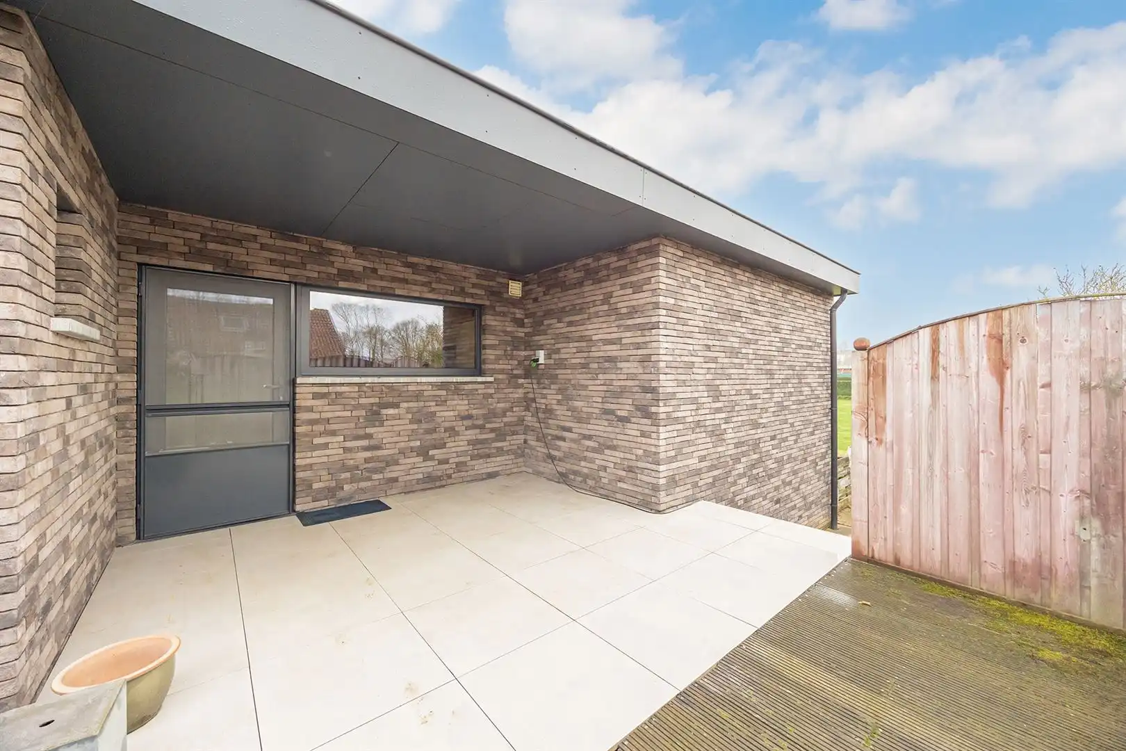 Instapklare laagbouwwoning op een rustige locatie.  foto 10