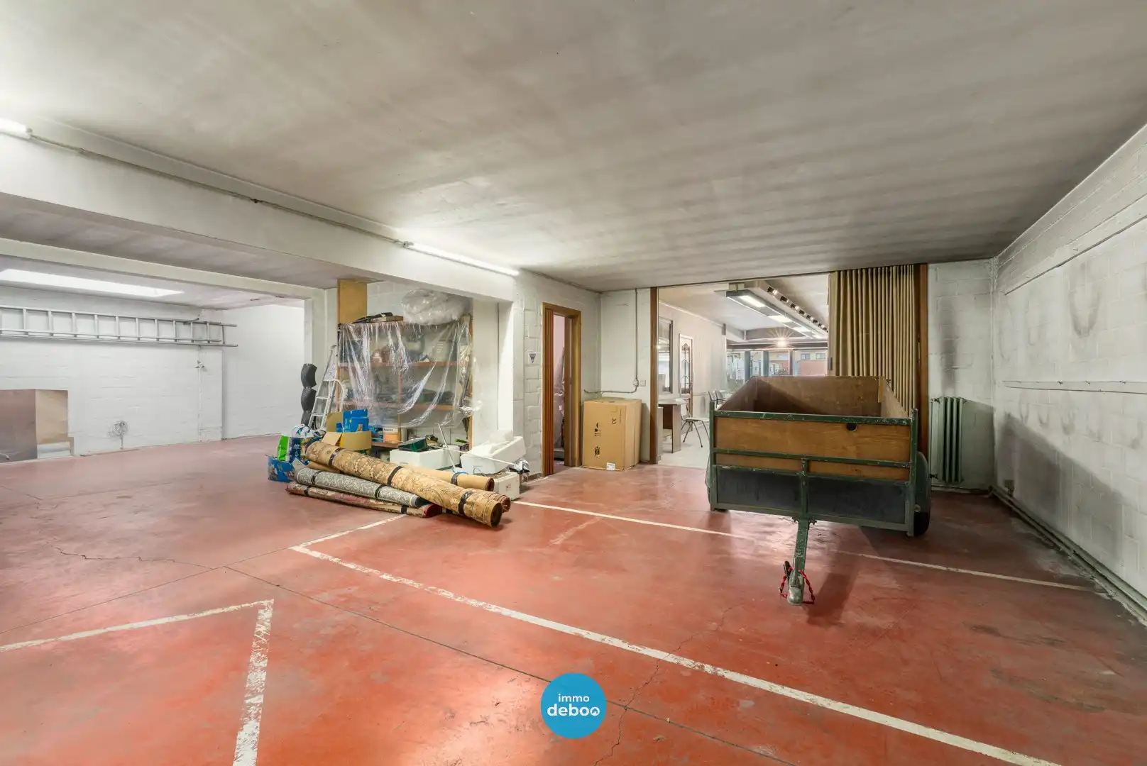 Ruim handelspand met meerdere parkeerplaatsen foto 5