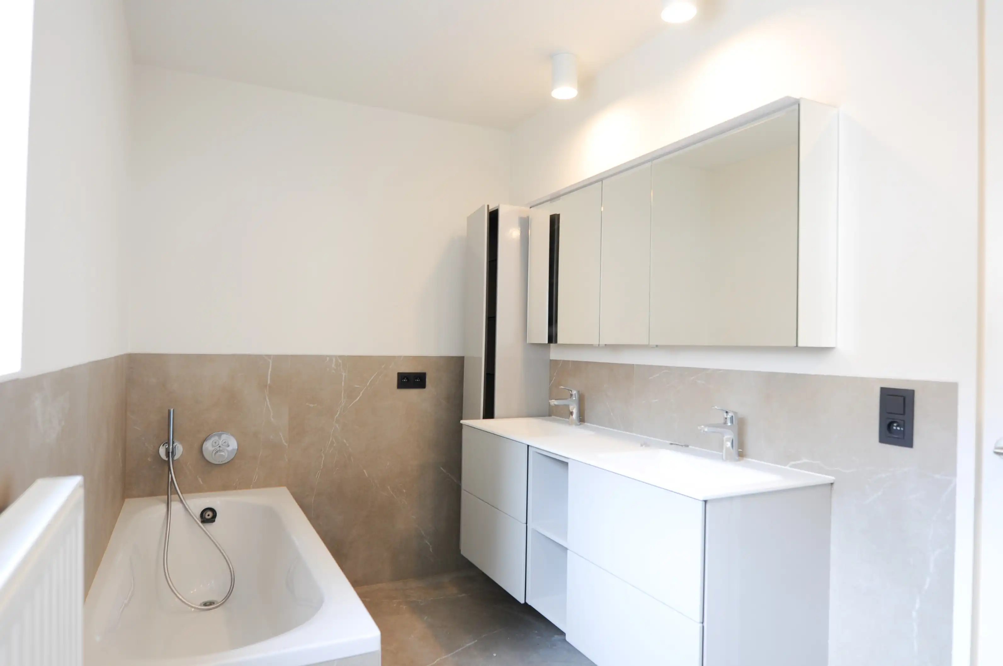 Ruime woning met groot terras foto 8