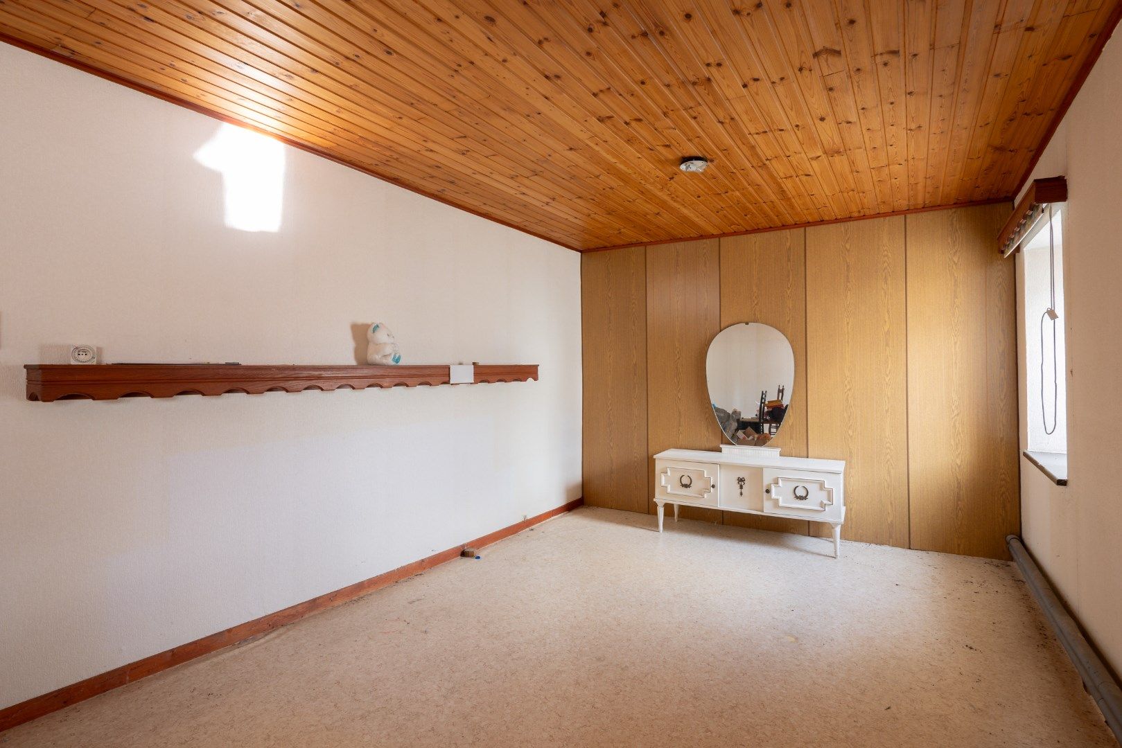 Deze te renoveren woning, op een mooi perceel van 8a30 wordt verkocht! foto 26