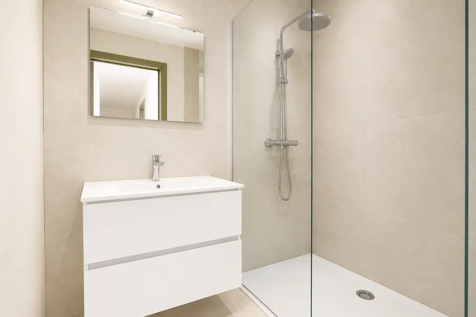 Zeer lichtrijk en instapklaar 2-slaapkamerappartement (91 m²) met 2 slaapkamers en 2 terrassen. foto 5