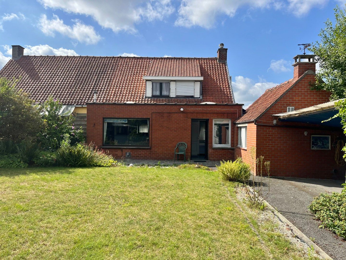 Half open woning te koop op ruim perceel in Ingelmunster!  foto 5