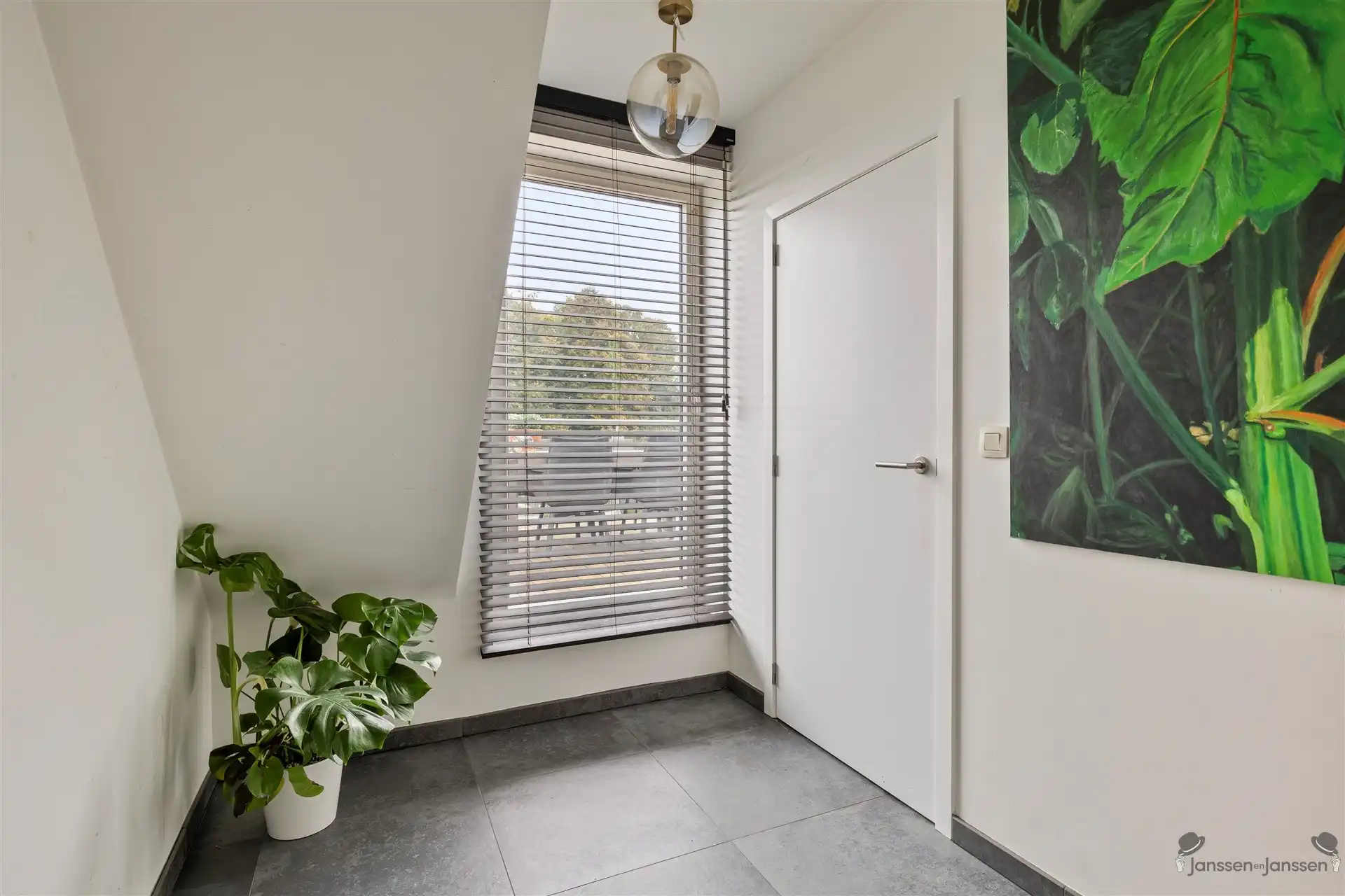 Ruim nieuwbouw appartement met 2 slaapkamers (bemeubeld)  foto 10