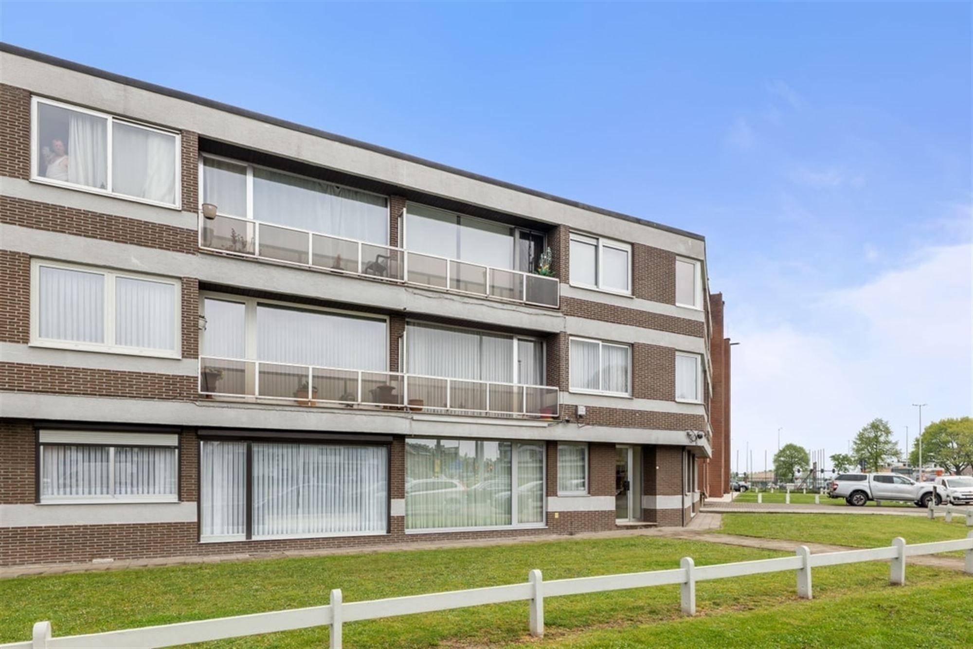 KNAP APPARTEMENT MET 2 SLKS EN PARKEERPLAATS VLAKBIJ HET CENTRUM VAN SINT-TRUIDEN  foto 27