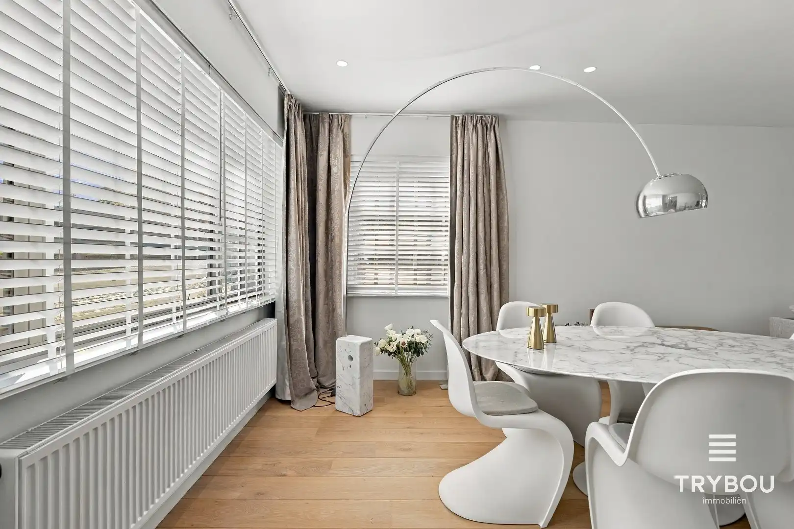 Alleenstaande luxueuze woning met 5 slaapkamers!  foto 11
