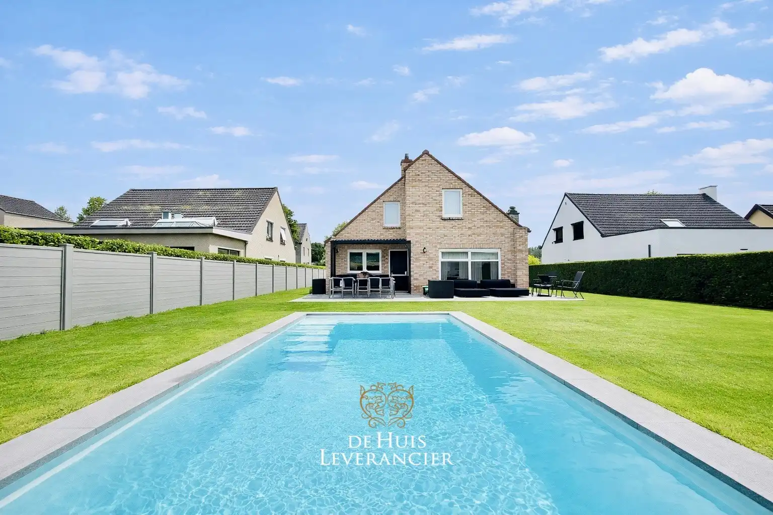 Instapklare vrijstaande woning op top-locatie ! foto {{pictureIndex}}