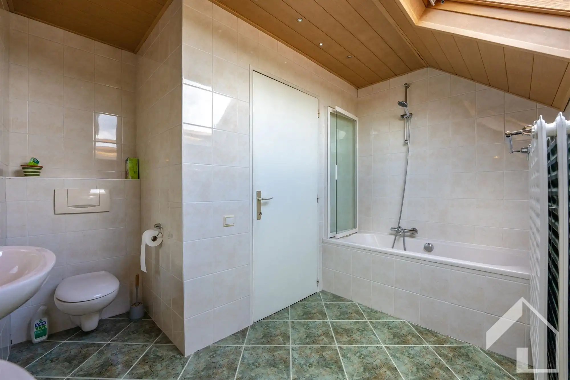 Goed onderhouden bel-etagewoning met 3 slaapkamers nabij centrum Brasschaat foto 12