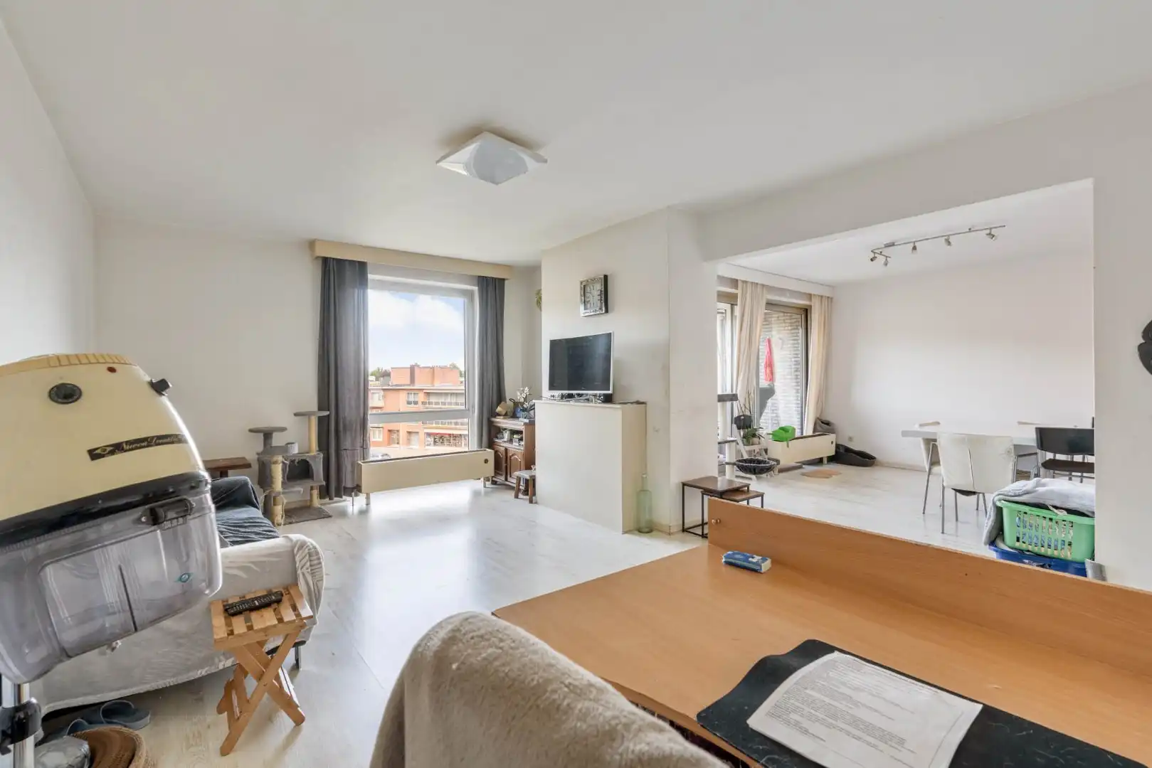 Functioneel investeringsappartement voorzien van 3 slaapkamers, een terras, autostandplaats en kelderberging!  foto 9