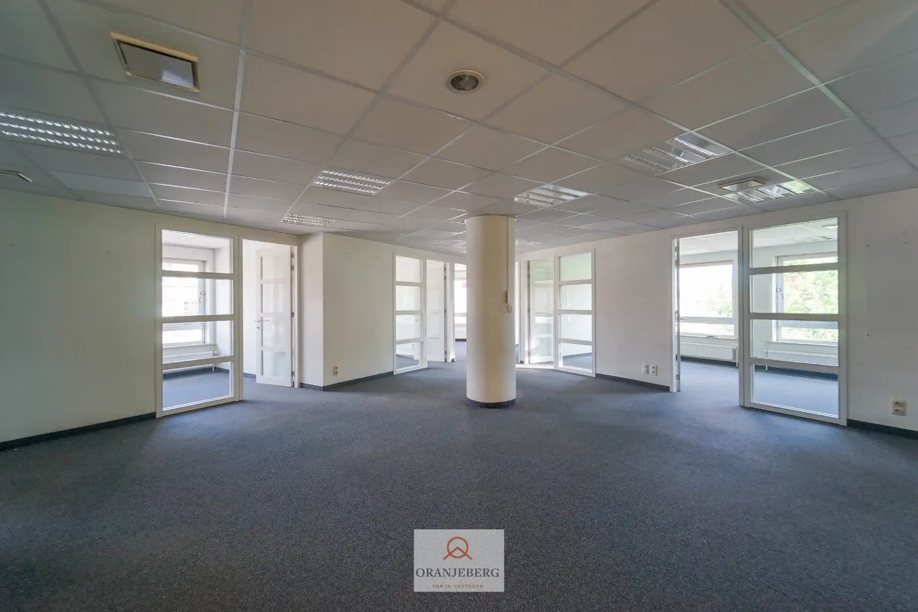 Instapklaar hoekkantoor met 5 ruimtes aan François Laurentplein foto 8