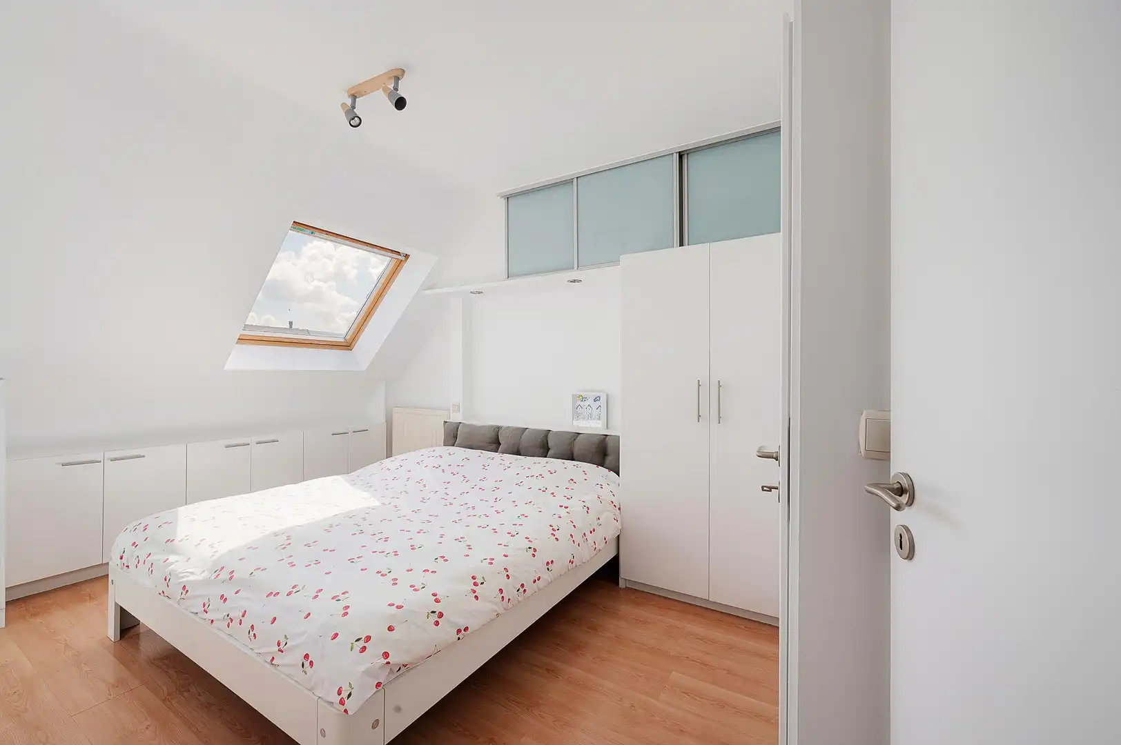 Appartement met unieke terrassen gelegen op wandelafstand van de zee en de winkels. foto 18