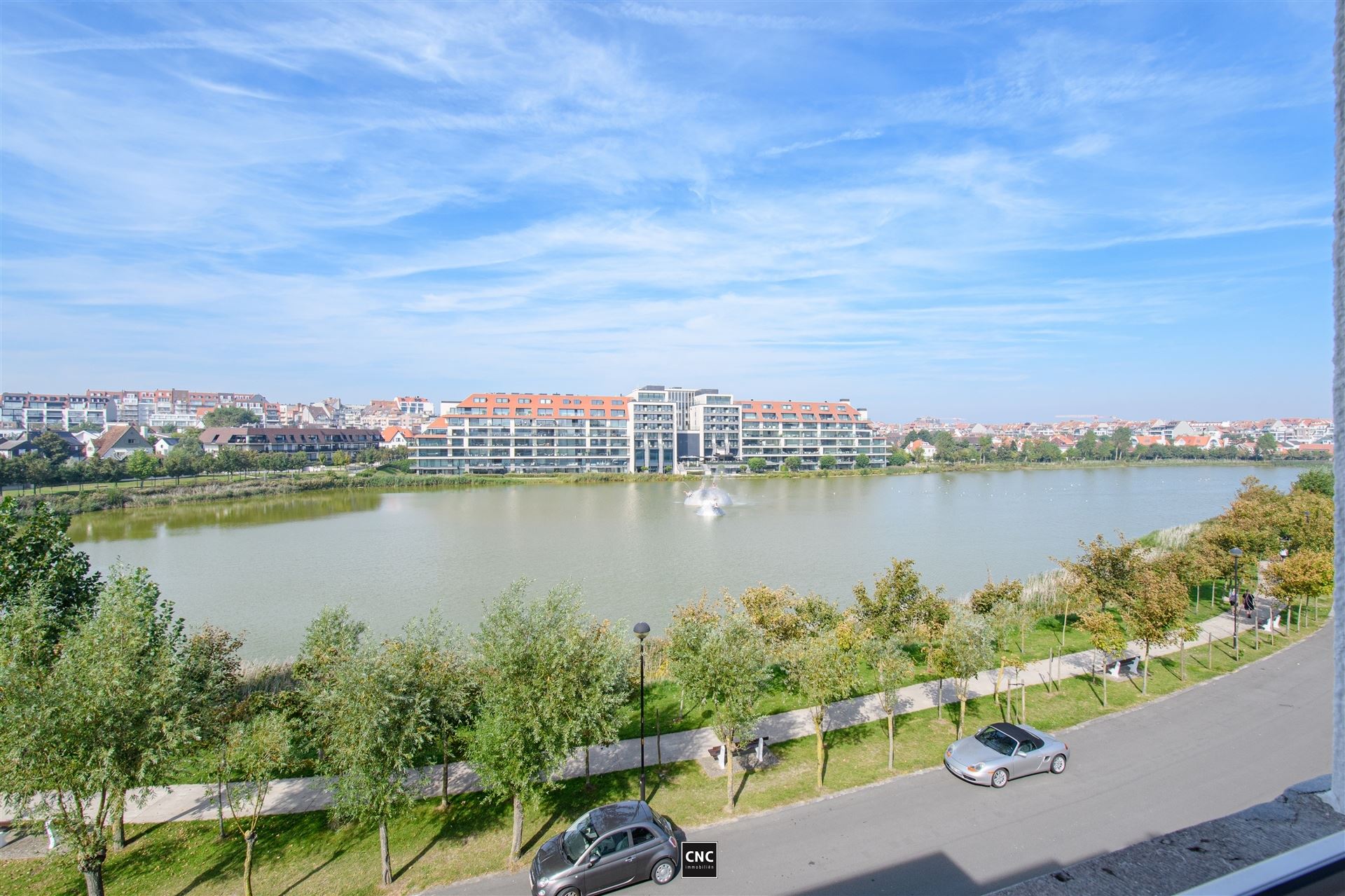 Prachtig lichtrijk hoek appartement met kwalitatieve afwerking met zicht op het Zegemeer.  foto 1