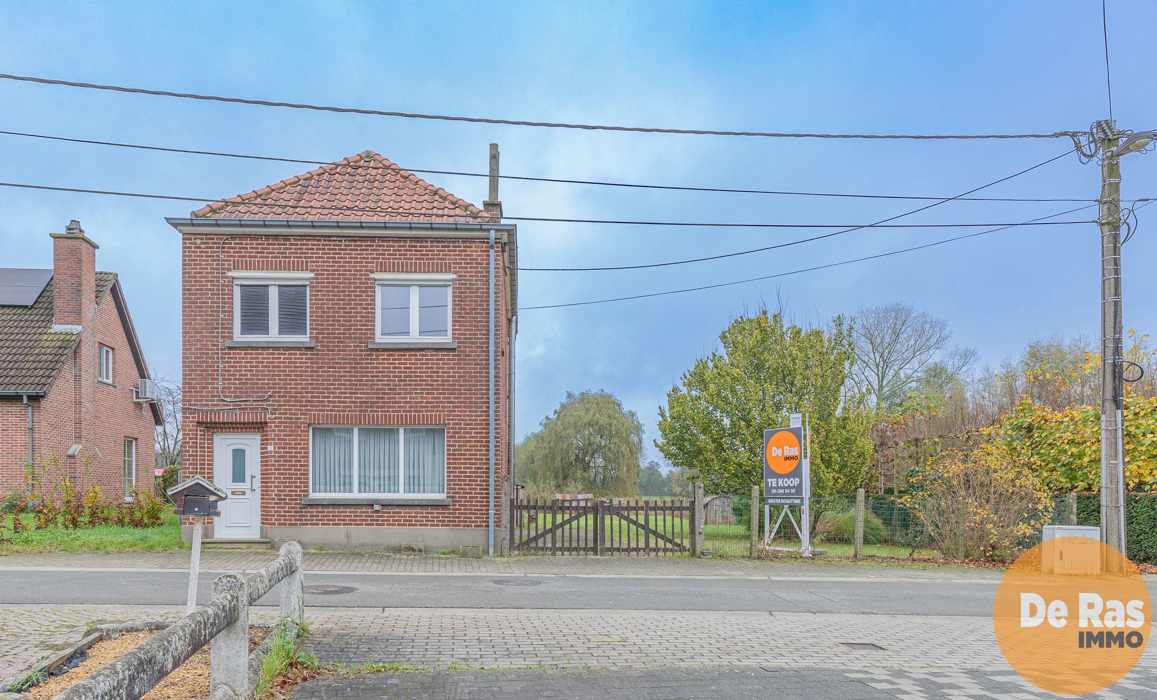 Hoofdfoto van de publicatie: HILLEGEM - Te renoveren woning op 22are