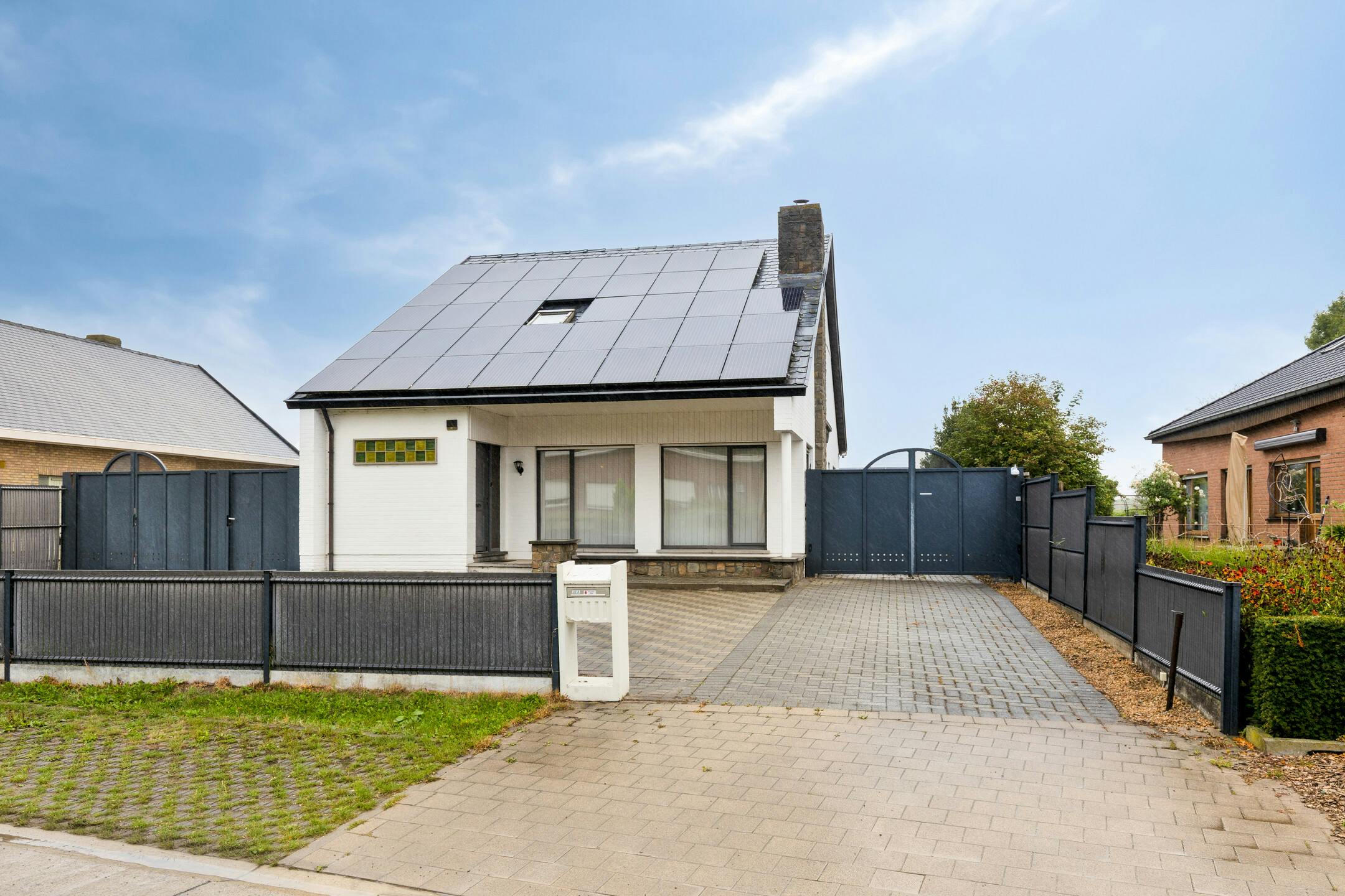 Ruime gezinswoning met tal van opties in Oostwinkel foto 3