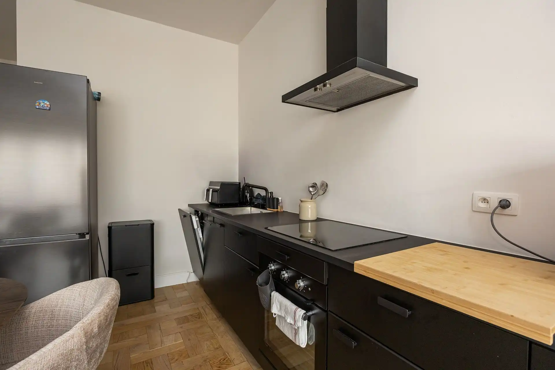 Gerenoveerd tweeslaapkamer appartement te Deurne-Zuid foto 3