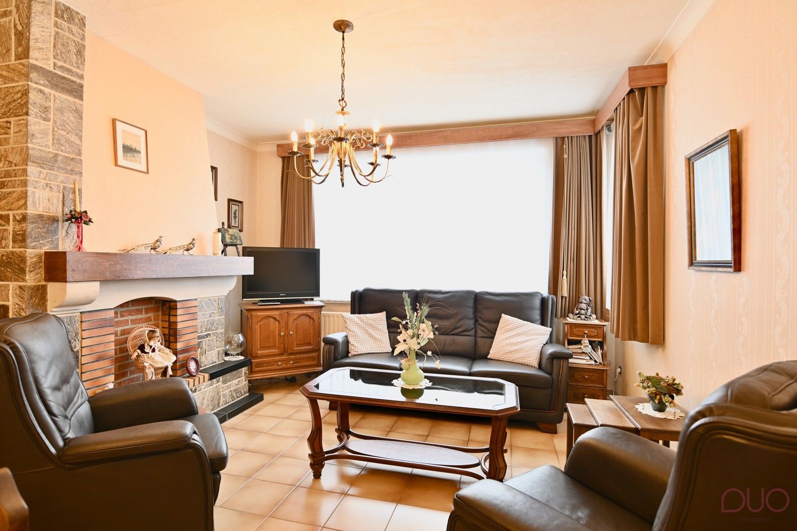 Charmante halfopen gezinswoning nabij het centrum van Sint-Truiden met 2 garages foto 4