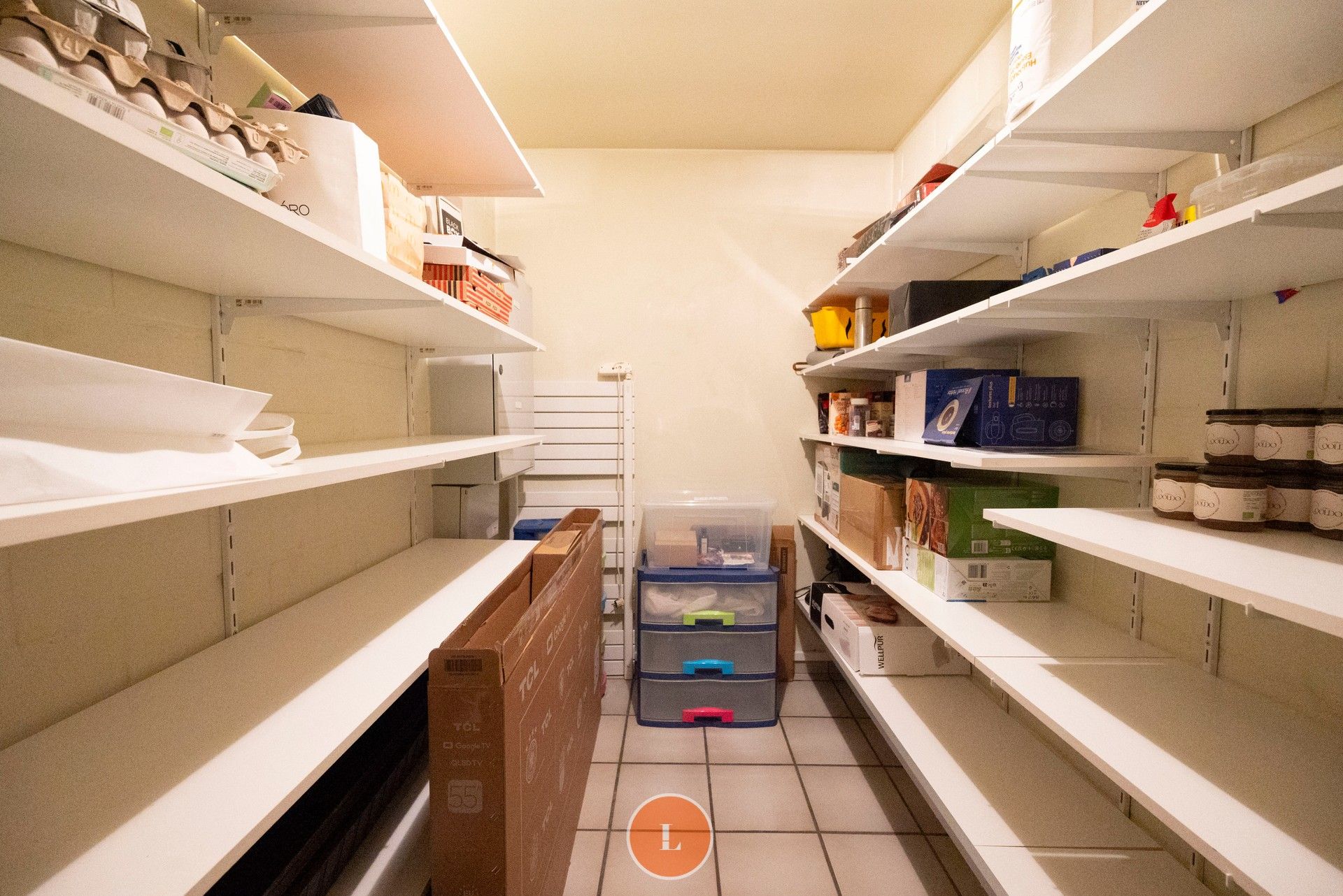 Handelspand met instapklaar zeer ruim duplexappartement. foto 4