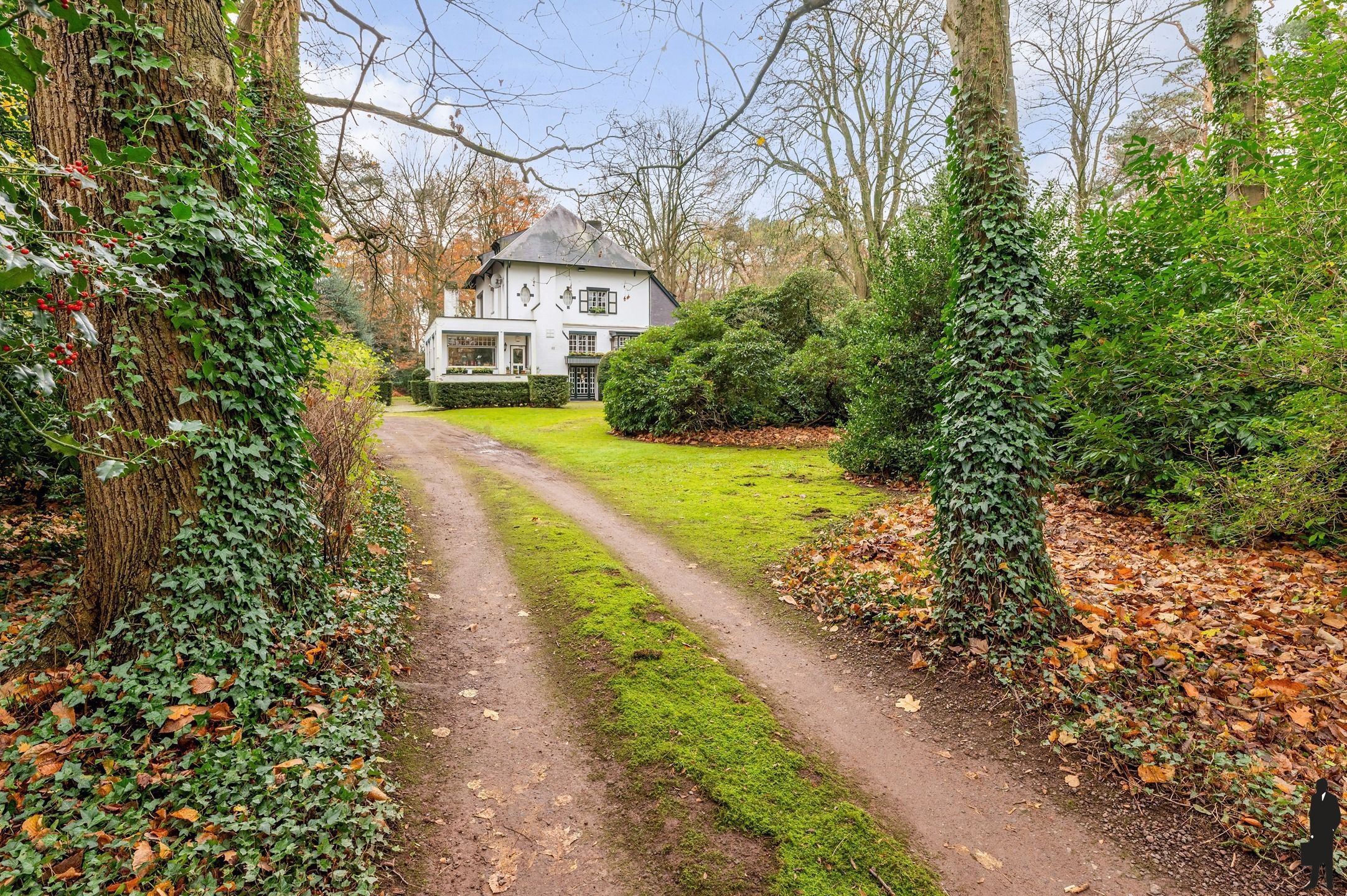 Uiterst charmante villa op een rustige en groene locatie met volledige privacy! foto 27