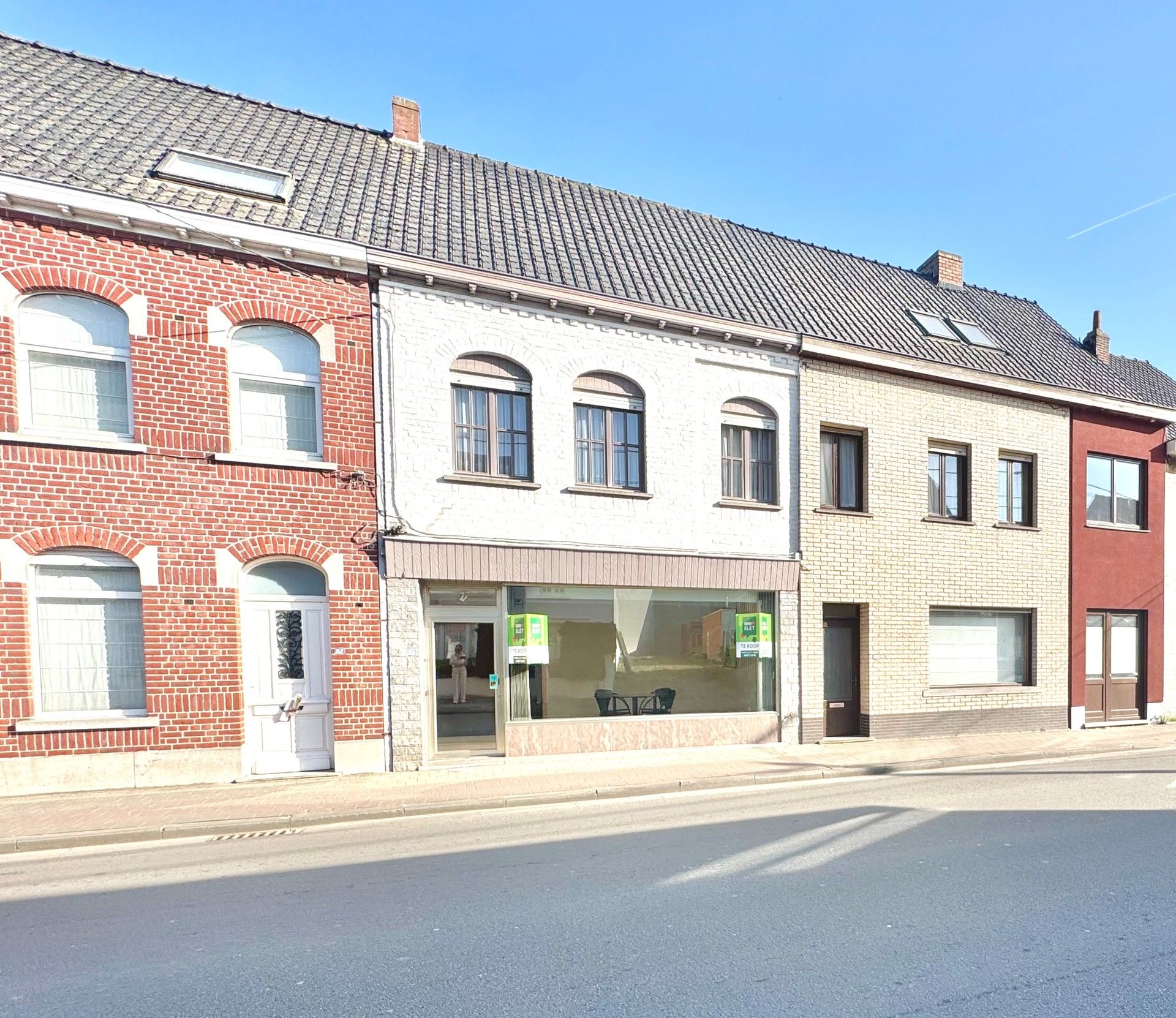 RUIME WONING MET MAGAZIJN EN UITWEG op 493 m² foto 3
