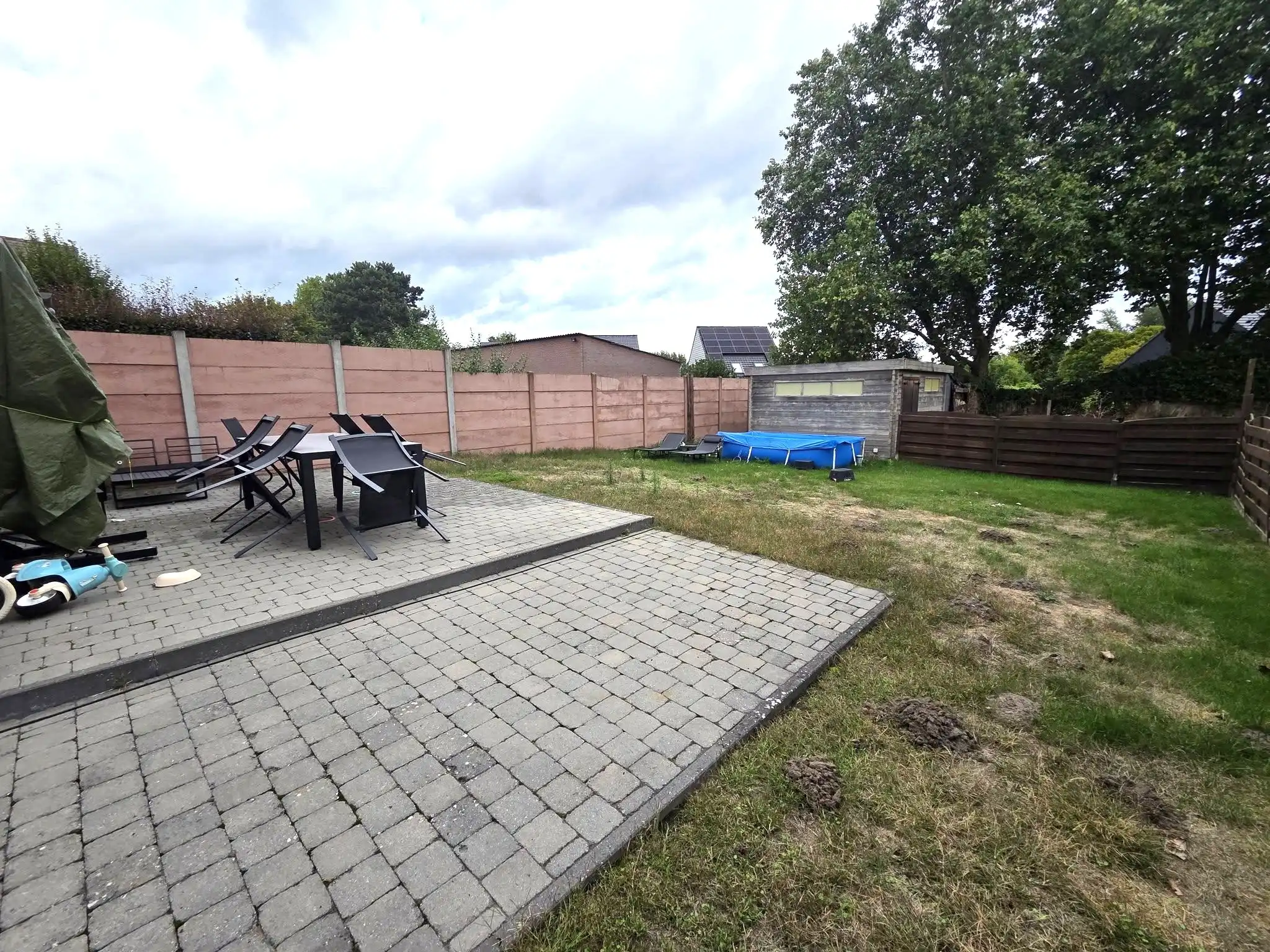 Woning met ruime garage. foto 17