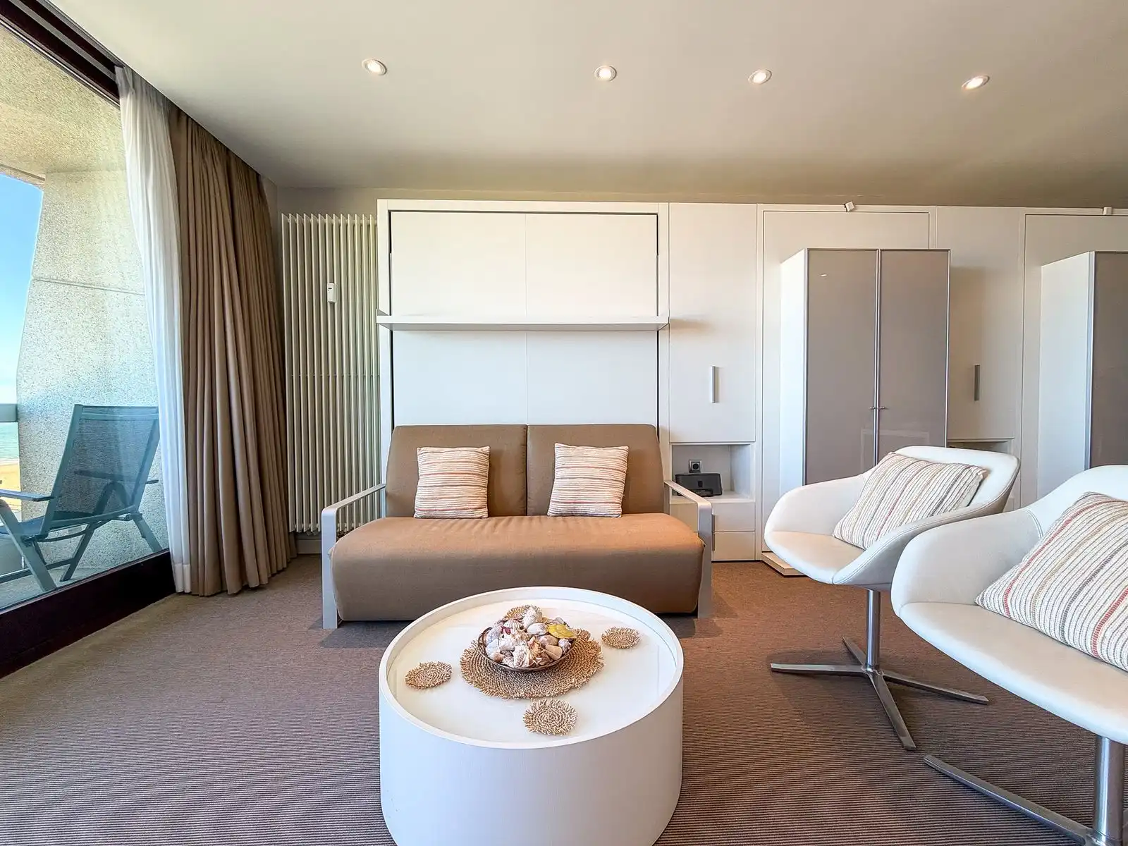 Uitzonderlijke studio met terras en fantastisch zeezicht foto 2