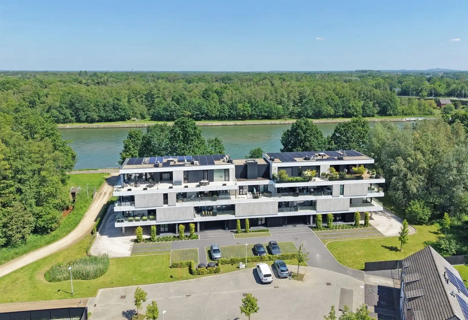 Lichtrijk appartement met uitzonderlijk zicht foto 3