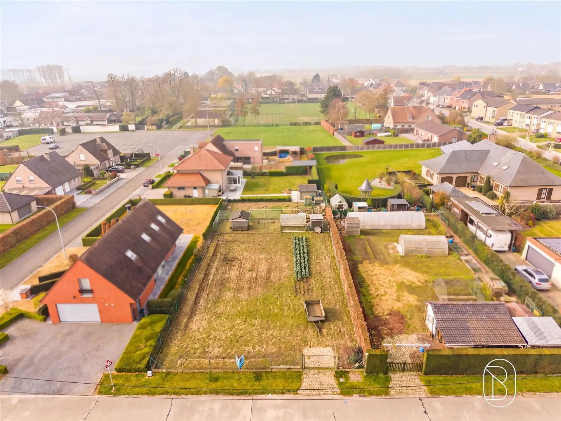Bouwgrond 756m² voor villa, in Outrijve foto 5