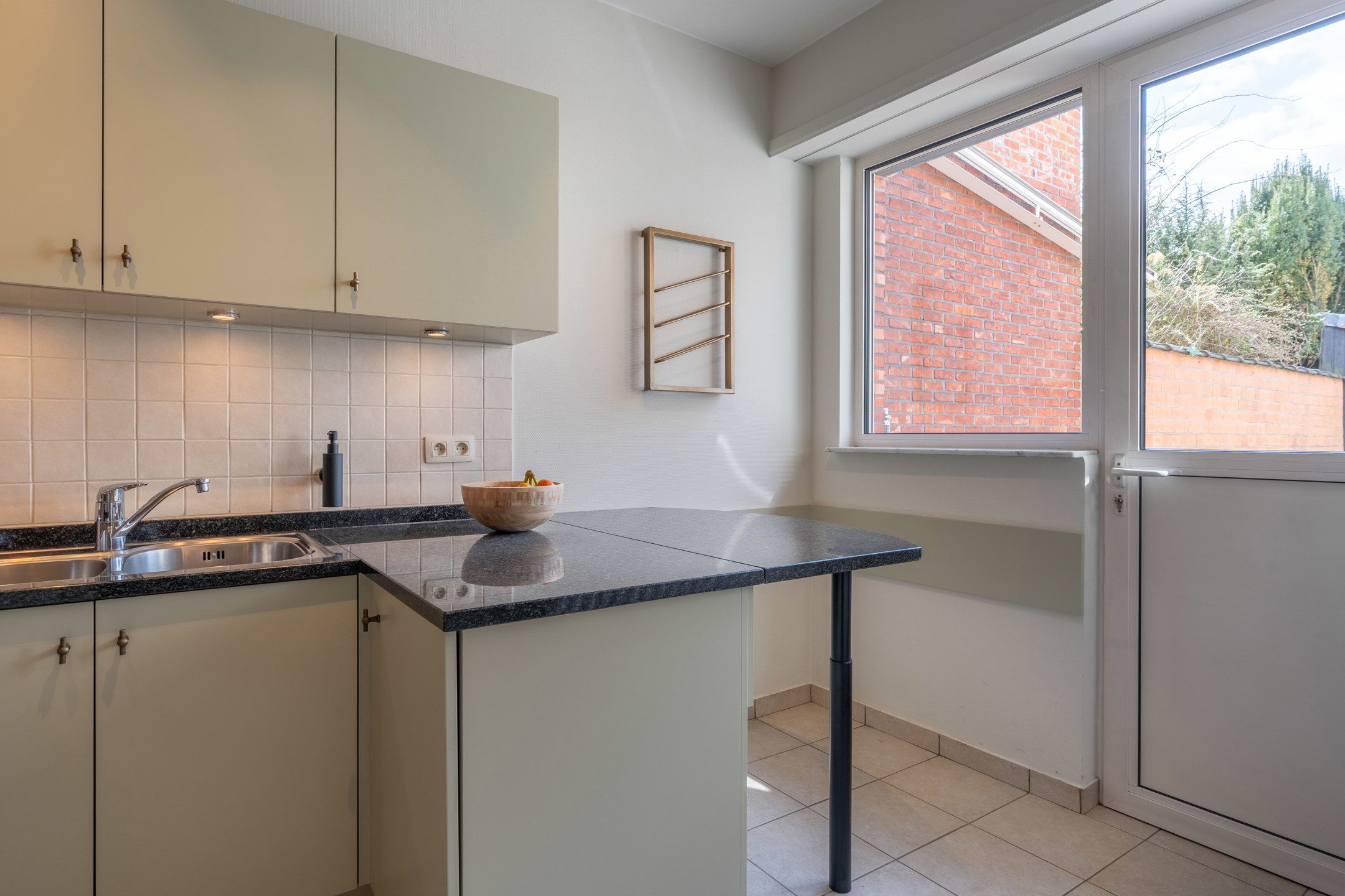 Instapklare gezinswoning met garage en tuintje te Turnhout. foto 15