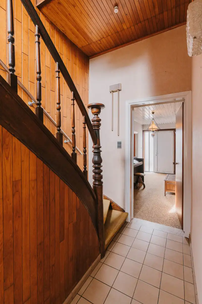 Karaktervolle woning met veel potentieel op toplocatie foto 8