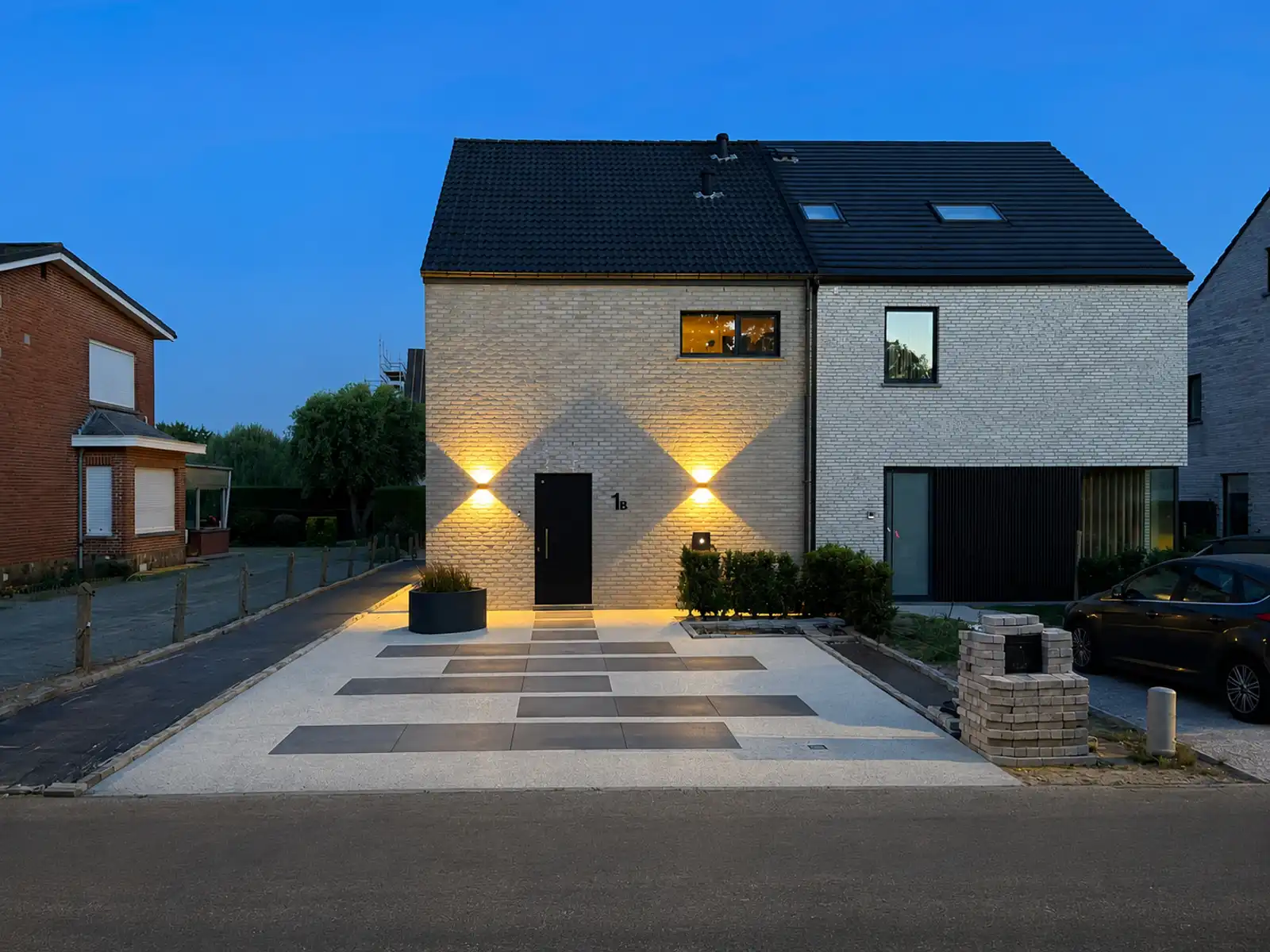 Knap afgewerkte, halfopen energiezuinige woning foto 3