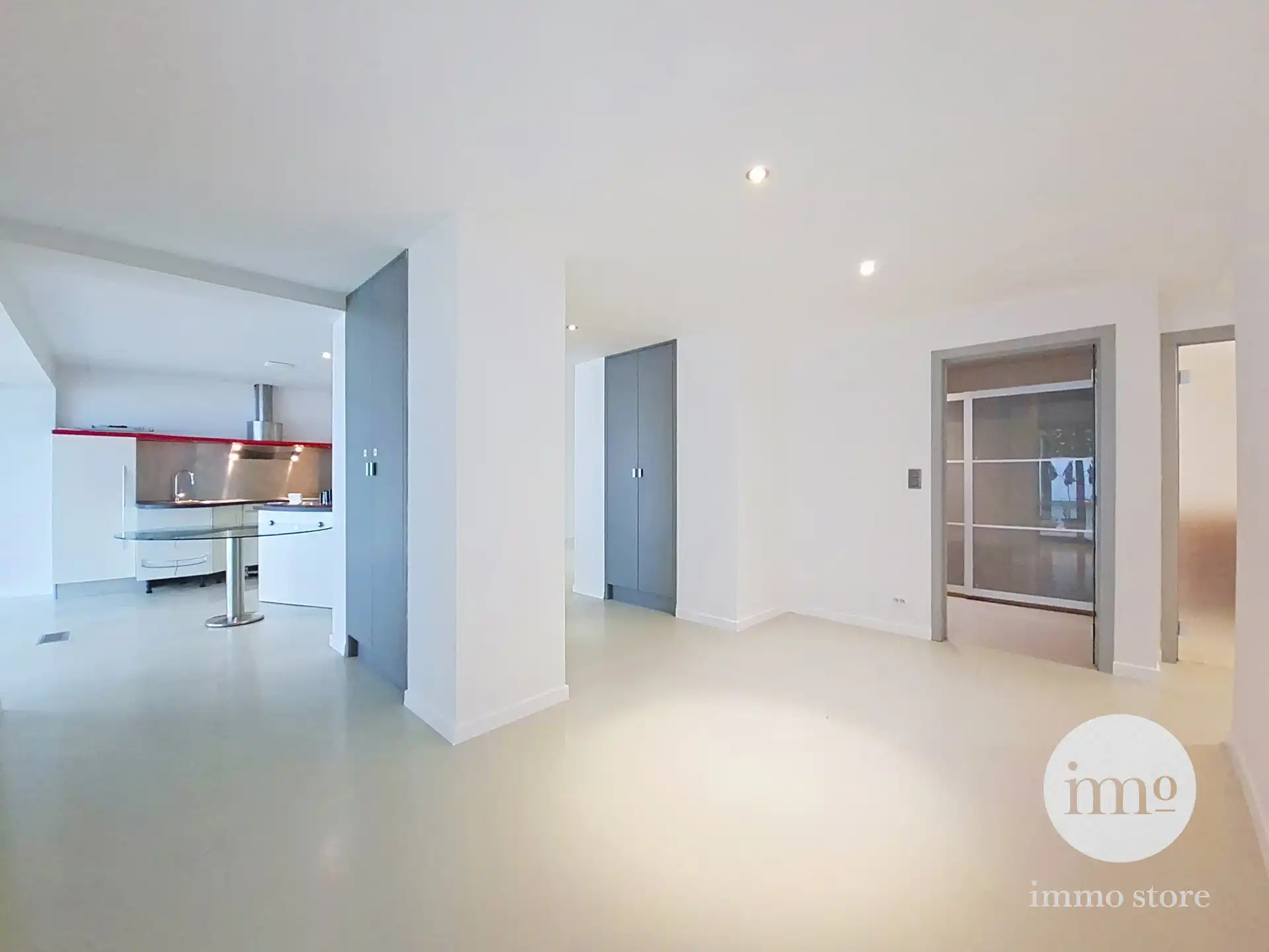 Ruim 2/3-slaapkamerappartement met privétuin foto 8