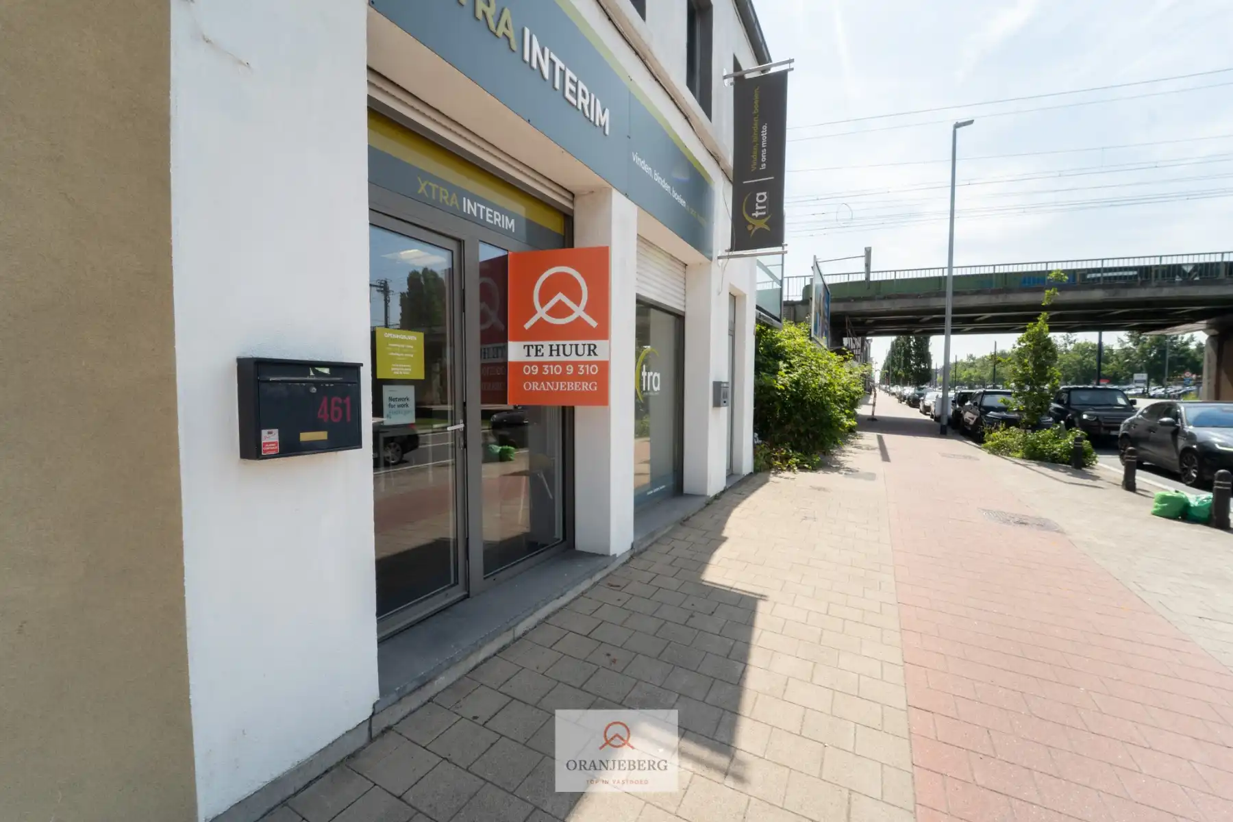 Instapklaar handel/kantoor ruimte met veel visibiliteit foto 3