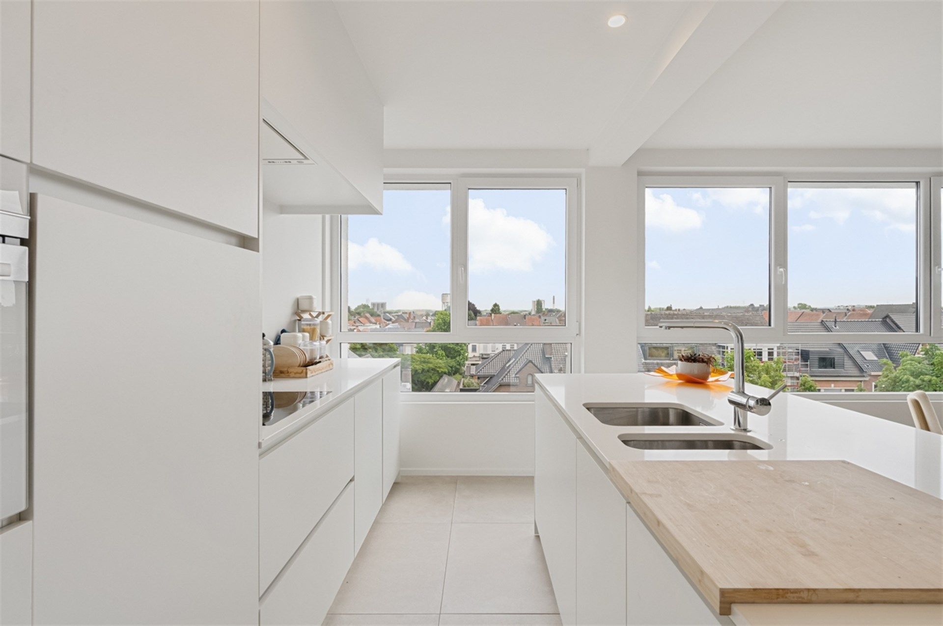 Ruim en stijlvol appartement met terras en prachtig uitzicht in hartje Aalst foto 9