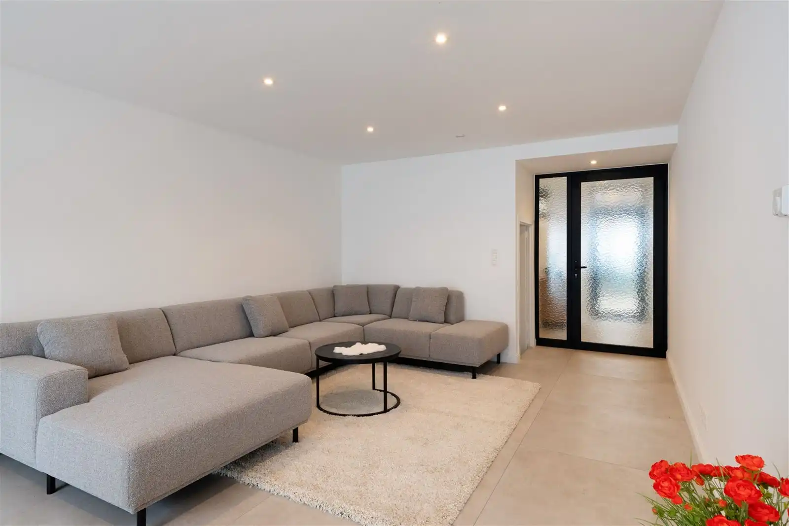 Gerenoveerde woning nabij het centrum van Zottegem! foto 5