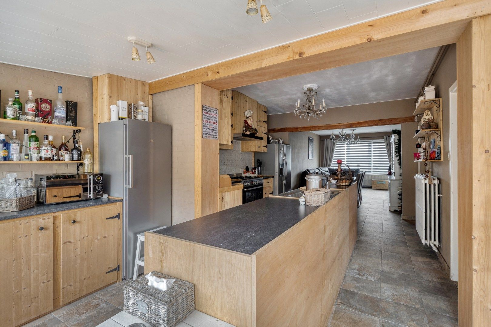 Ruime gezinswoning in rustige centrumligging foto 11