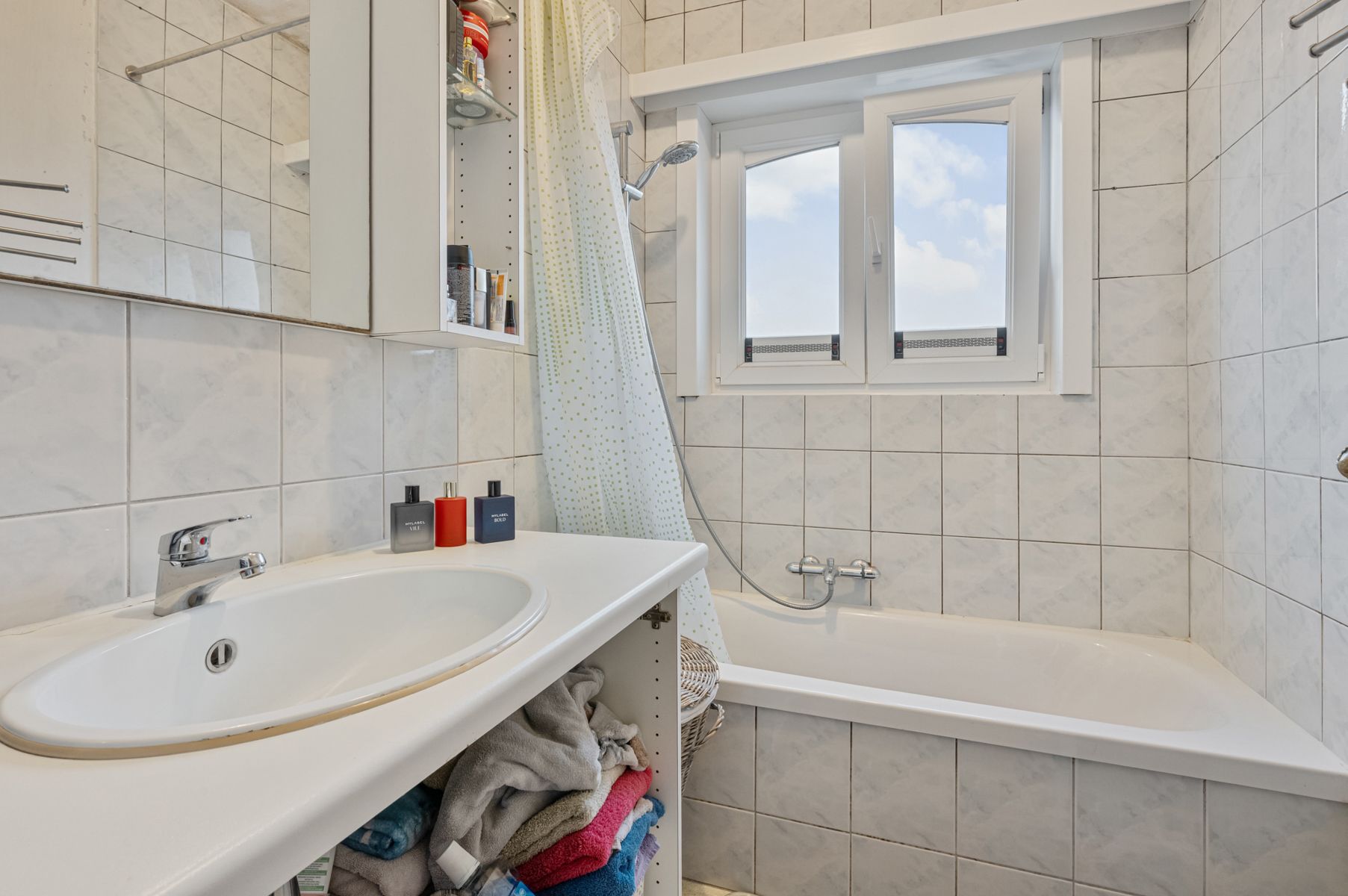 KWENENBOS: woning met 3 kamers, dubbele garage en grote tuin foto 15