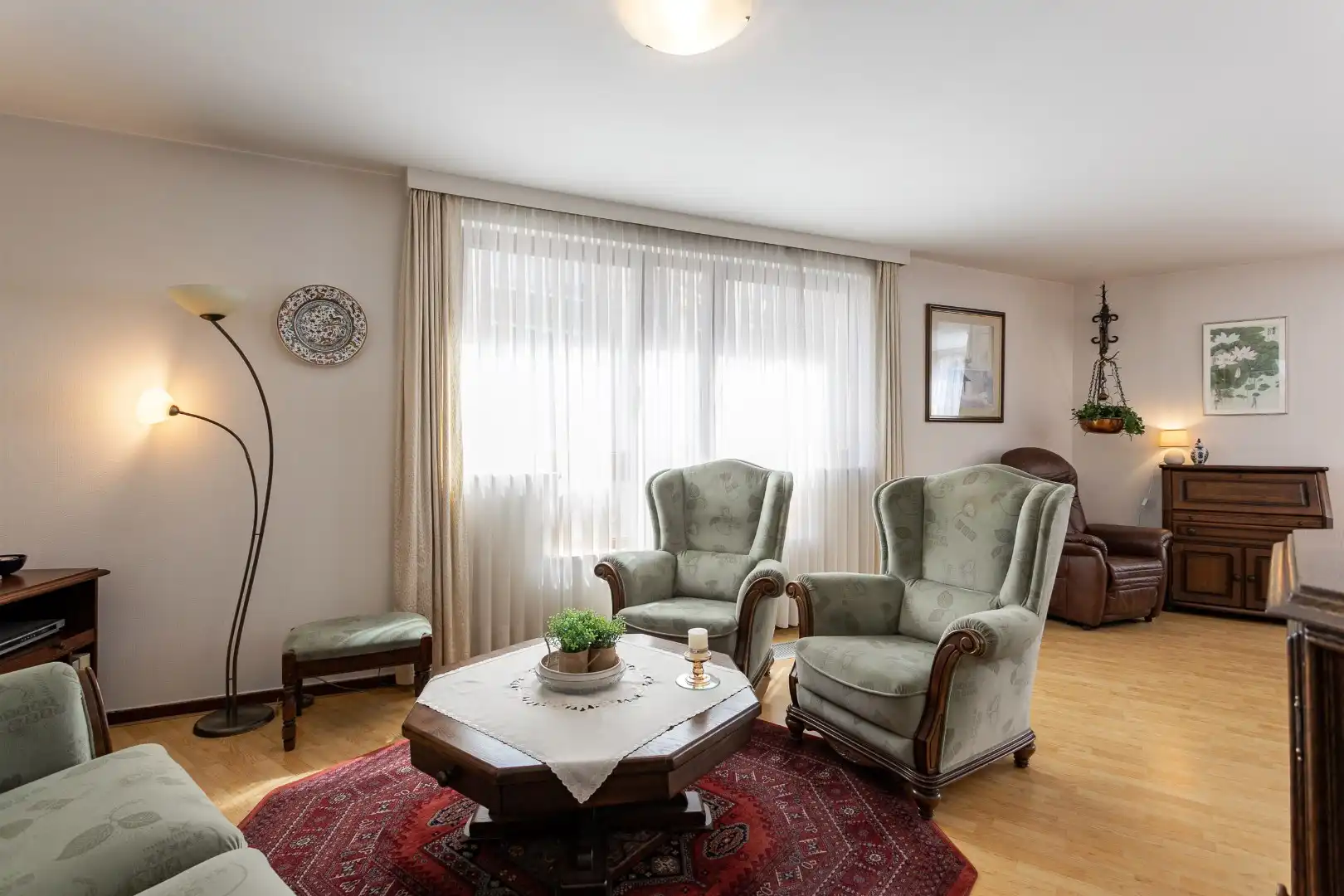 Ruim 3-slaapkamerappartement (EPC C) met terras en uniek zicht op de basiliek in hartje Halle foto 5