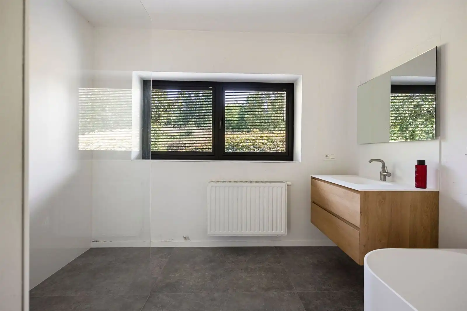 Villa met 4 slaapkamers, tuin met zwemvijver  foto 14