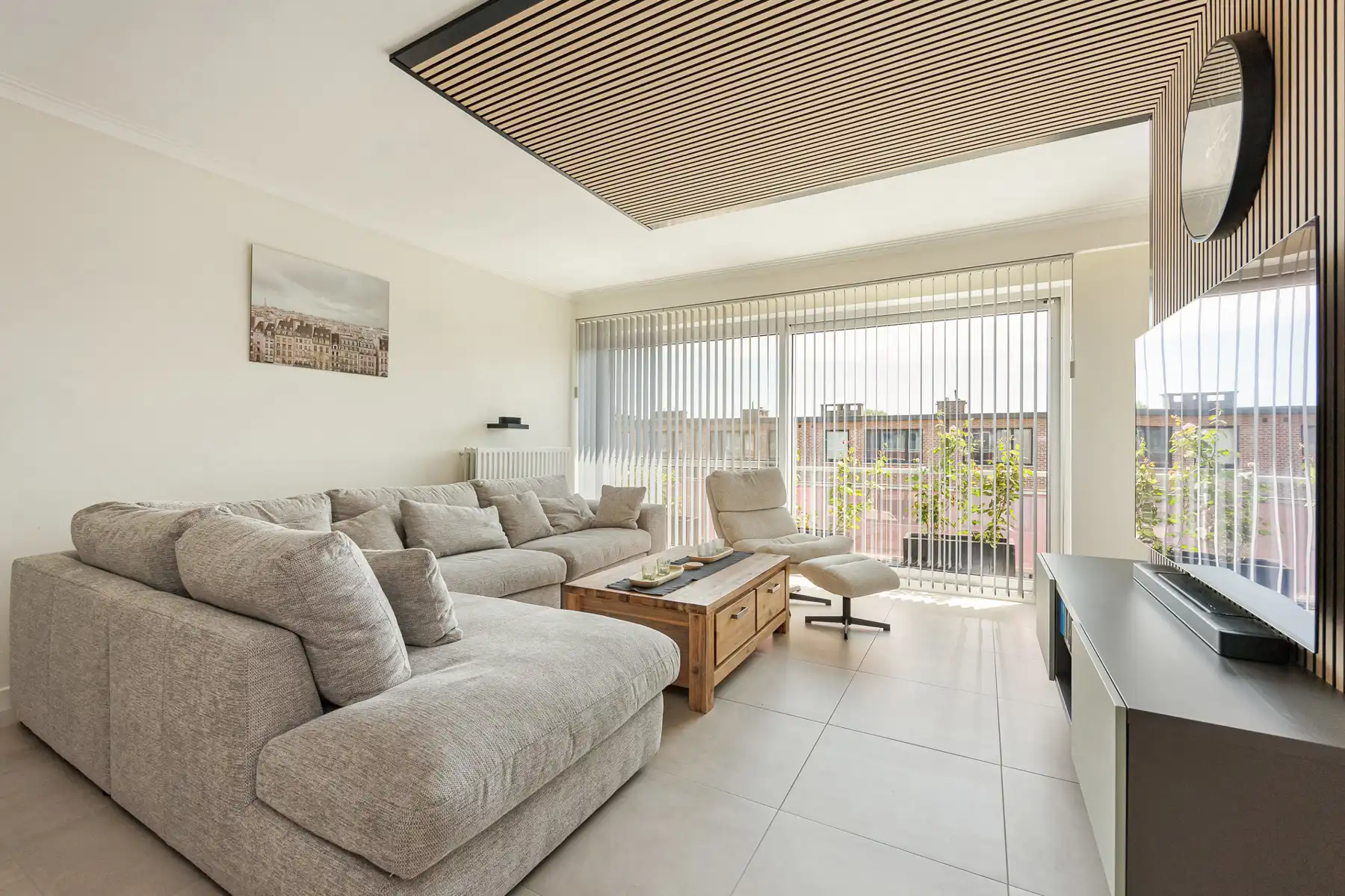 Totaal gerenoveerd appartement (99m²) met 2 slaapkamers en terras. foto 4