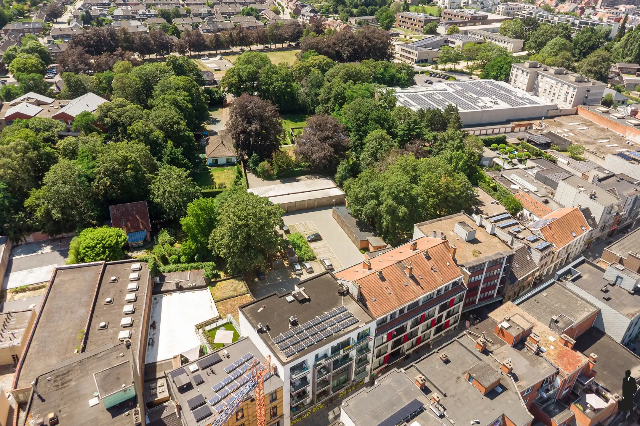 Gerenoveerd 1-slpkappartement met terras in hartje Beveren foto 10
