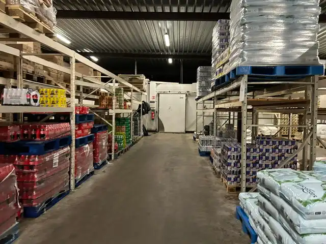 MULTIFUNCTIONEEL BEDRIJFSPAND MET KOEL-EN VRIESFACILITEITEN foto 20