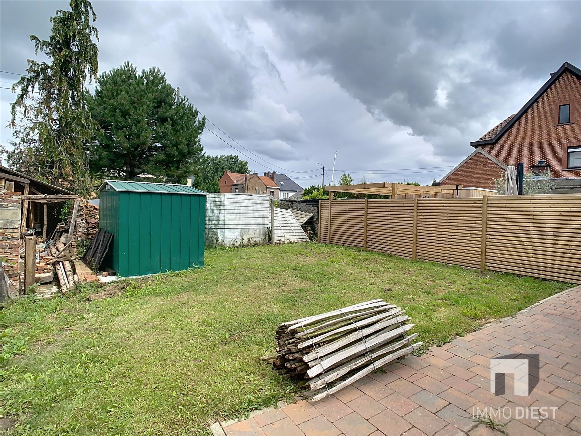 met 3 slaapkamers en tuintje foto 17