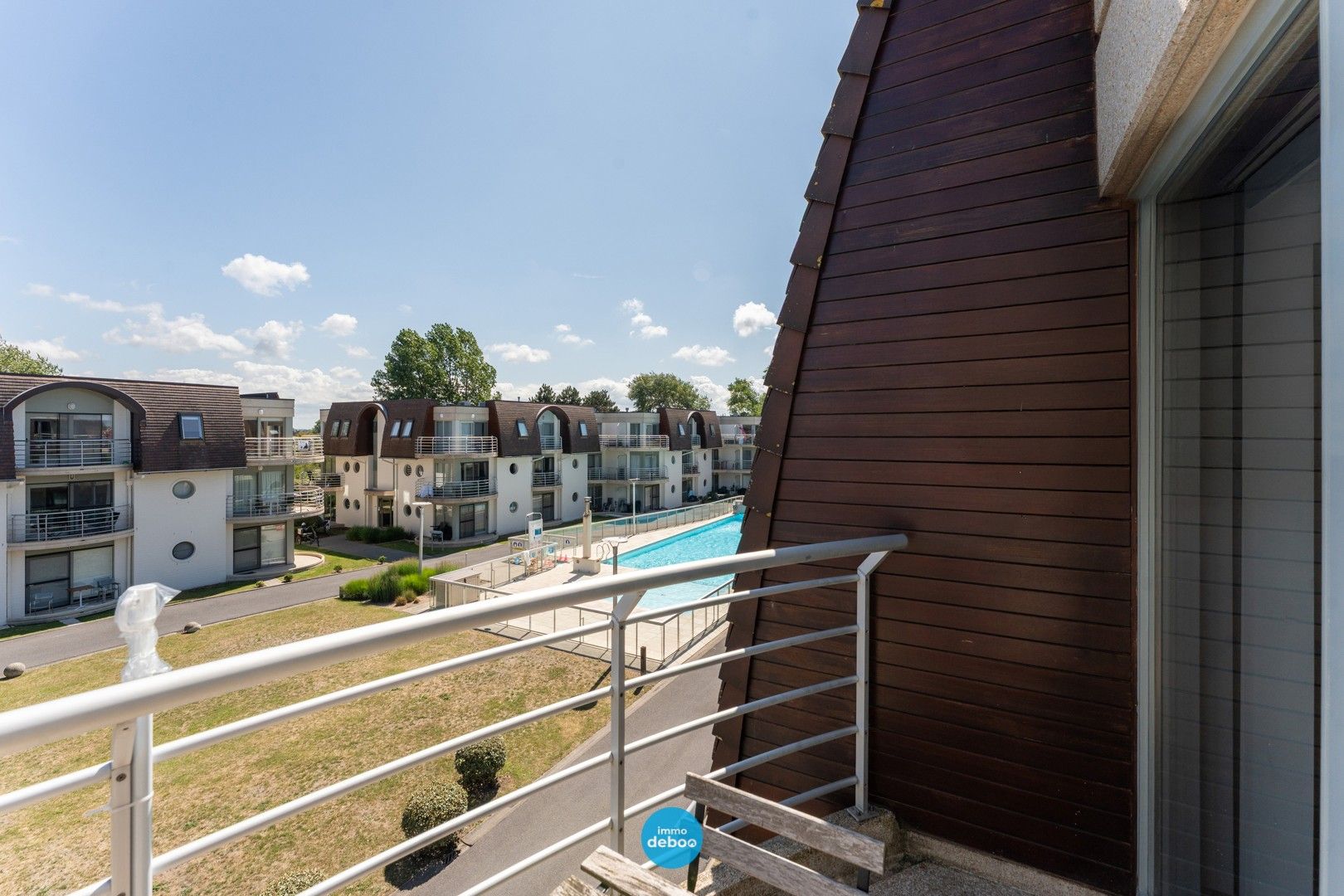Instapklaar appartement in domein met zwembad & mogelijkheid aankoop garage foto 3