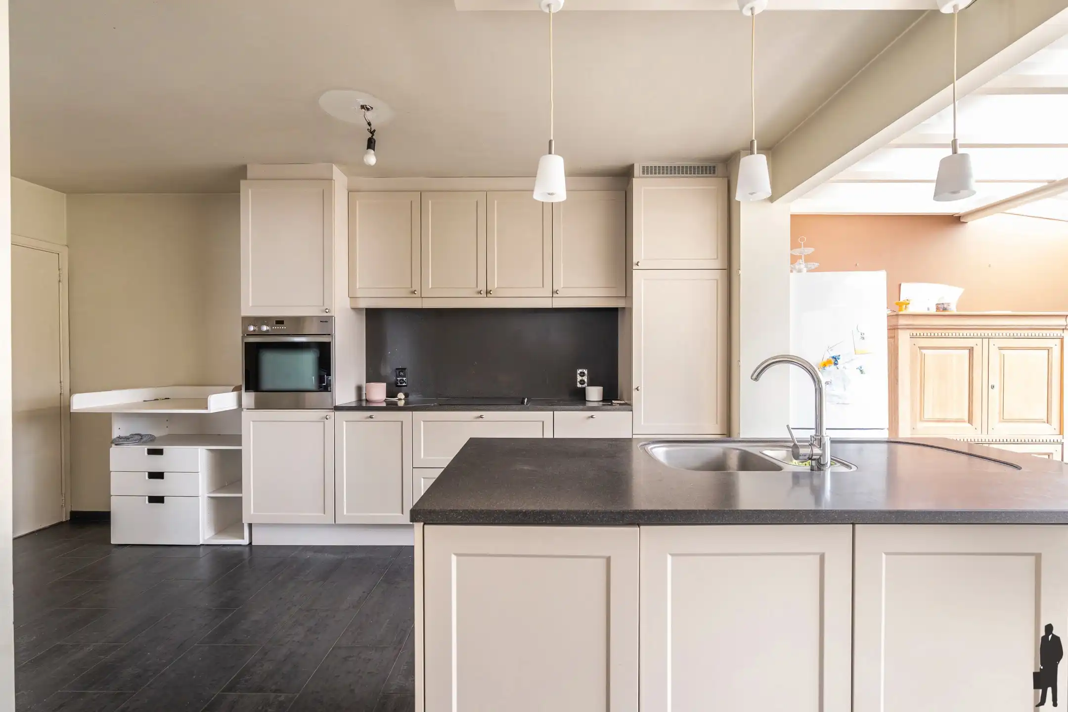 Woning met 4 slpk. op ca. 2.530m² grond met weids uitzicht! foto 5
