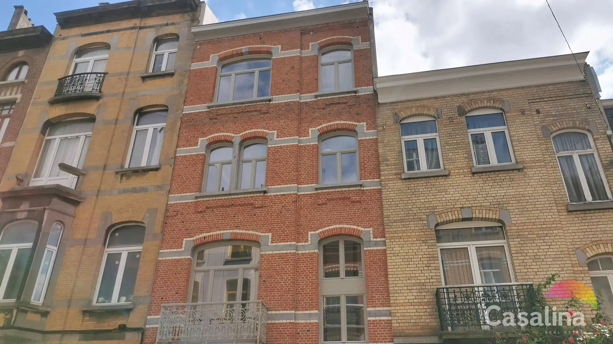 Volledig gerenoveerd, 1ste bewoning, tegenover Josaphatpark foto {{pictureIndex}}