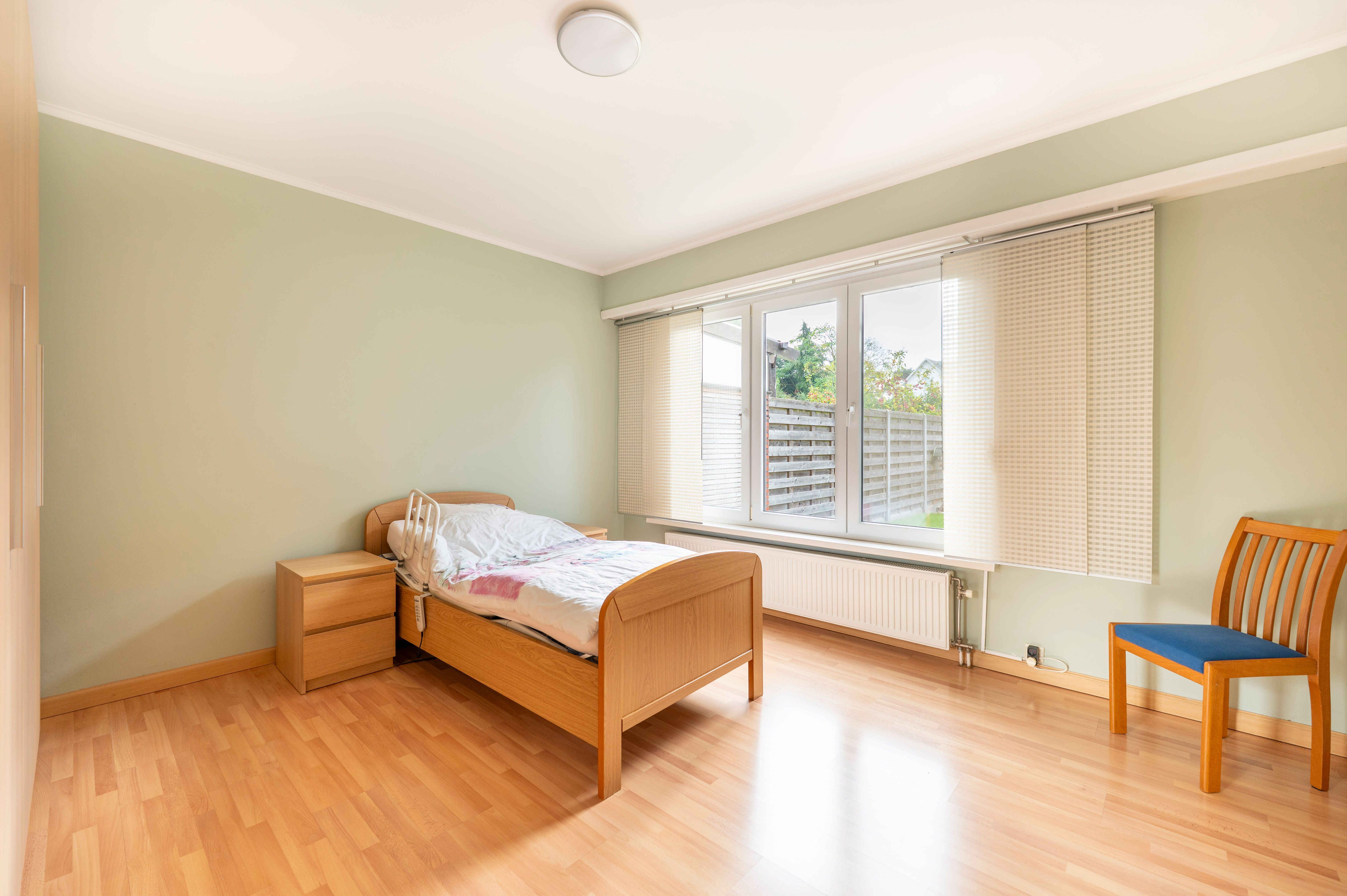 Verzorgd gelijkvloers appartement met 2 slaapkamers en tuin op toplocatie in Ekeren-Mariaburg! foto 13