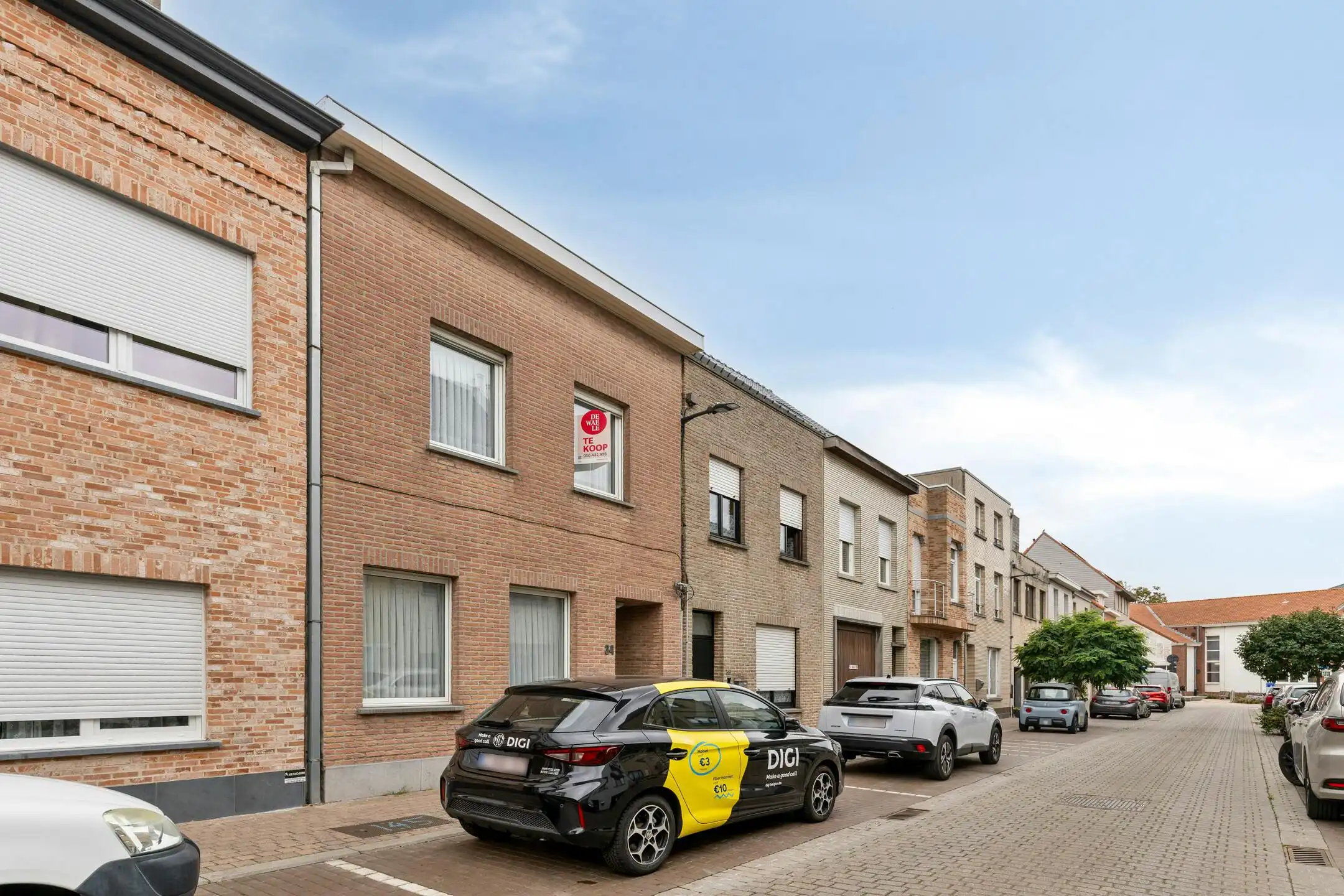 Ruim huis te koop met 6 slaapkamers in Blankenberge centrum foto {{pictureIndex}}