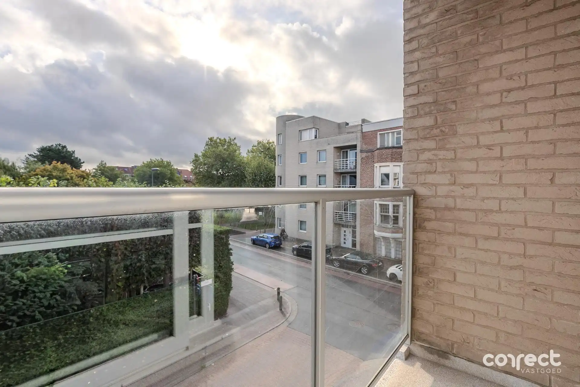 Instapklaar appartement met 2 slaapkamers en terras. foto 8